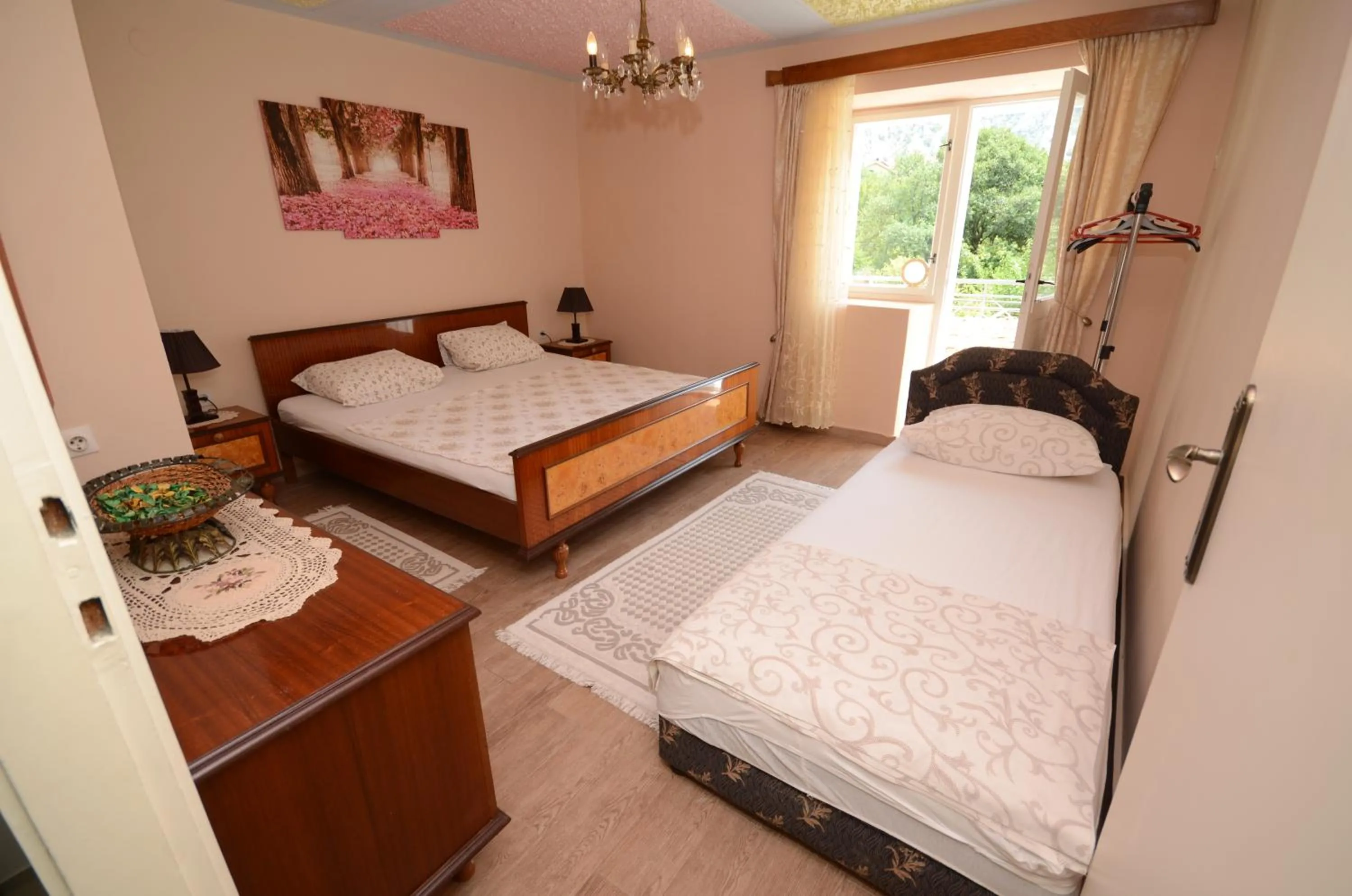 Photo of the whole room, Bed in Stone House Dragutinovic