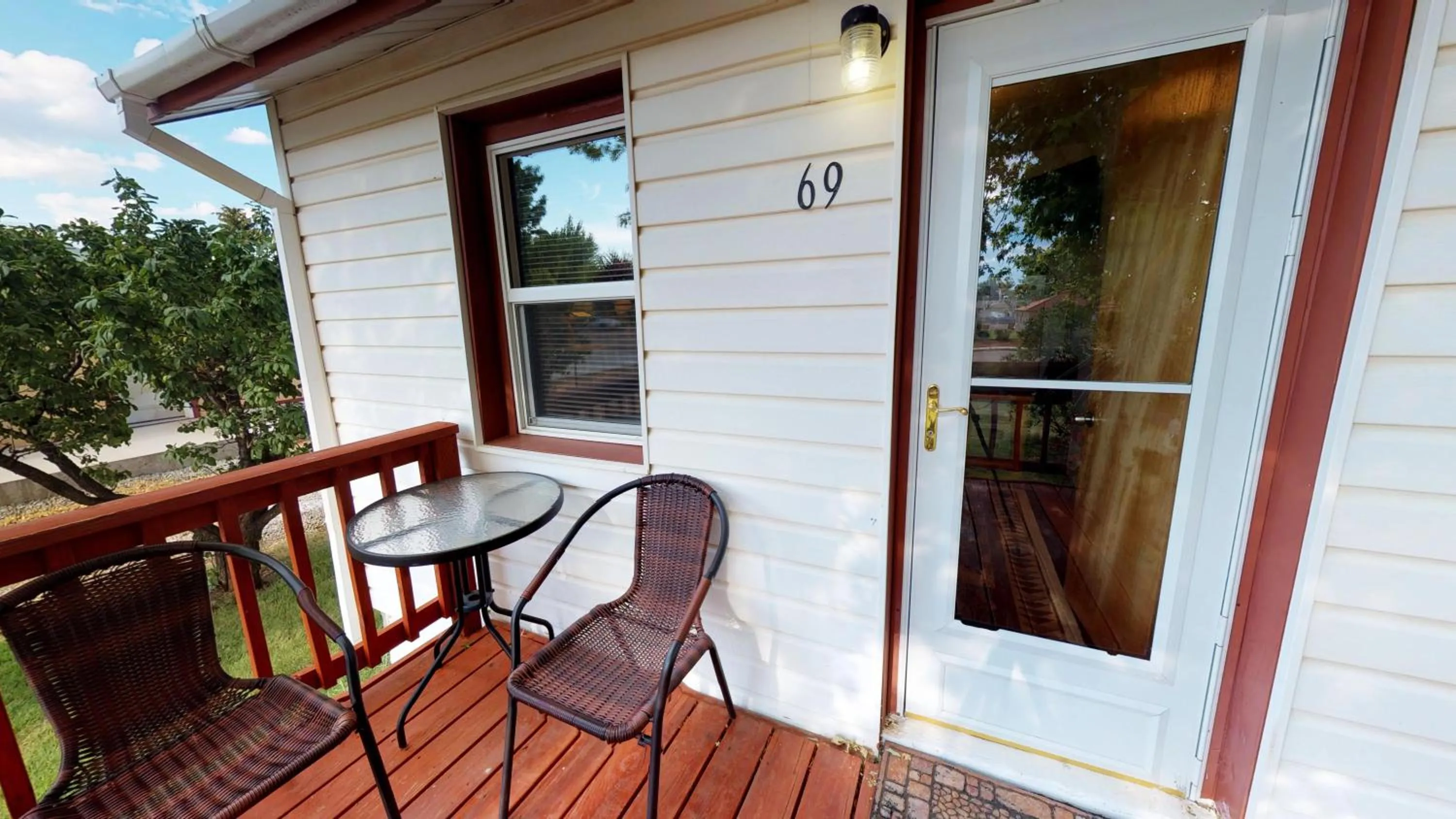 Balcony/Terrace in Hot Tub, Kokopelli Kabyn, Cute and Cozy!