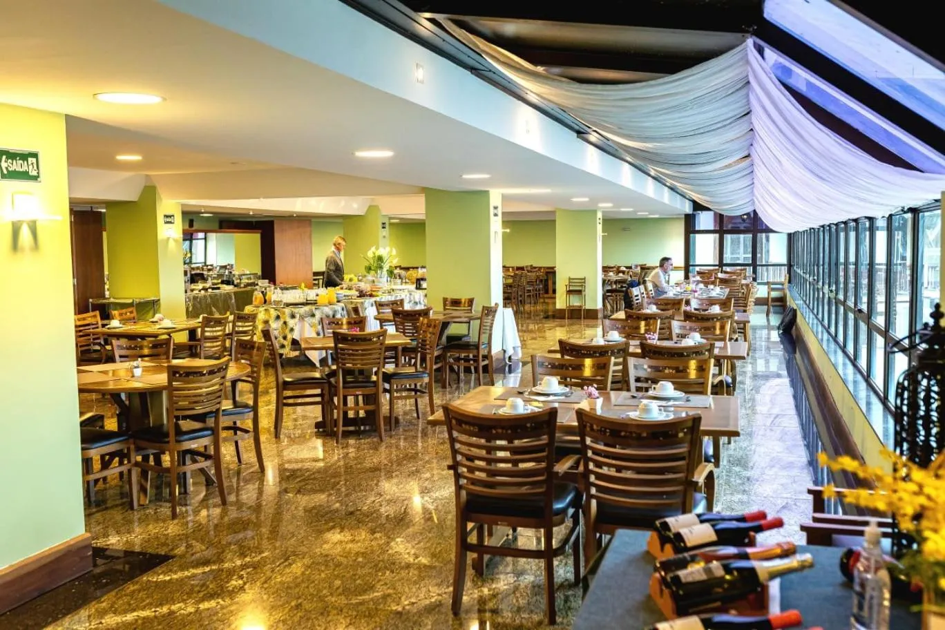 Restaurant/places to eat in Hotel Home Green Home