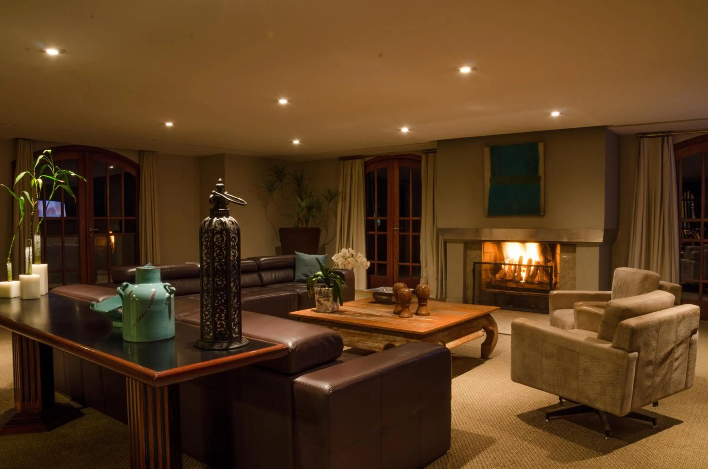 Communal lounge/ TV room in Hotel Home Green Home