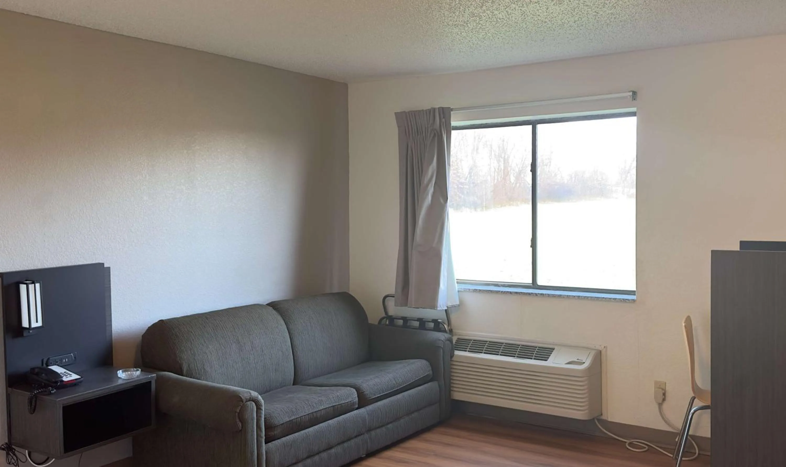 Photo of the whole room in Motel 6-Waterloo, IA