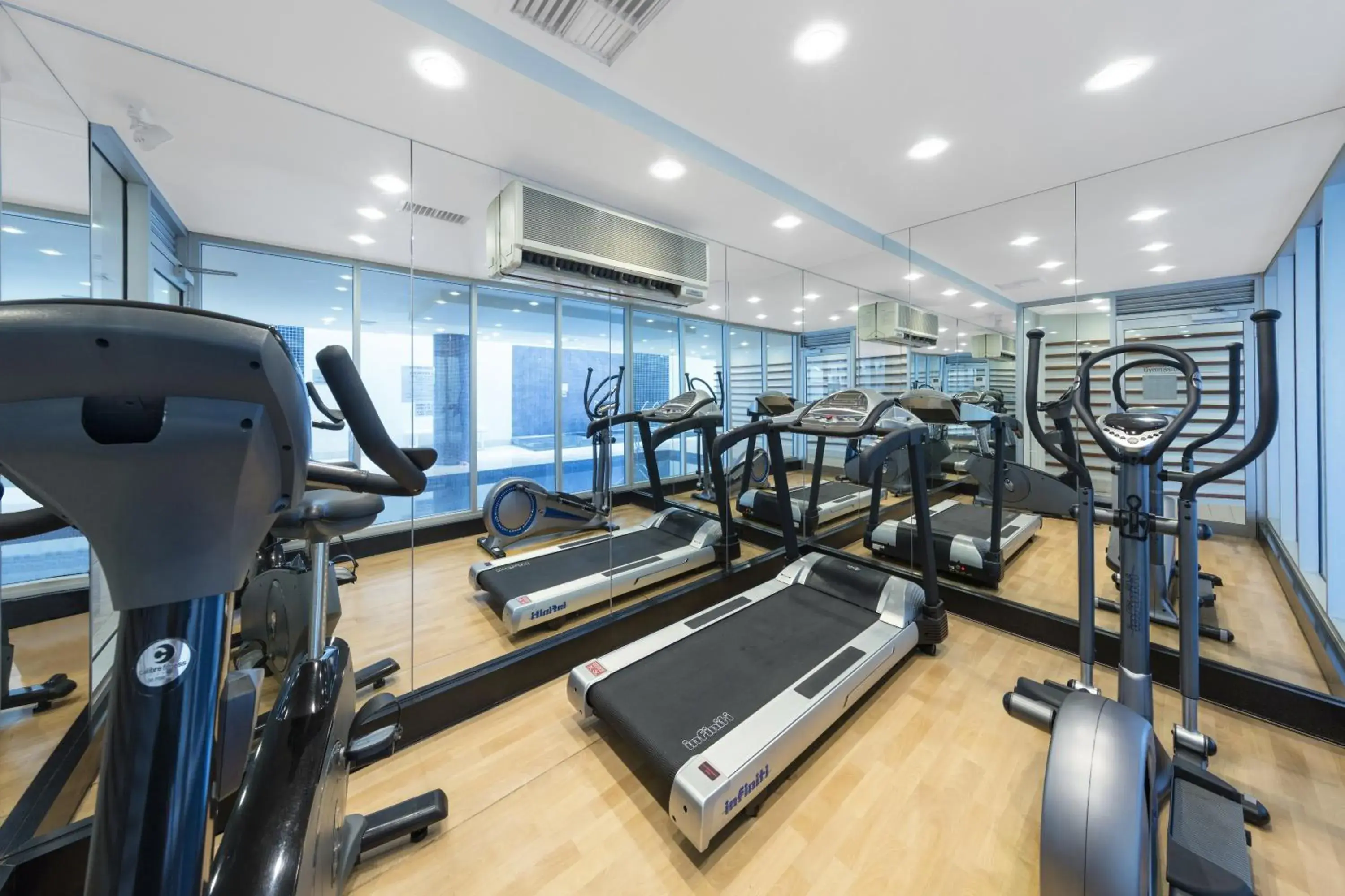 Fitness centre/facilities in Oaks Glenelg Liberty Suites Fitness centre/facilities in Oaks Glenelg Liberty Suites