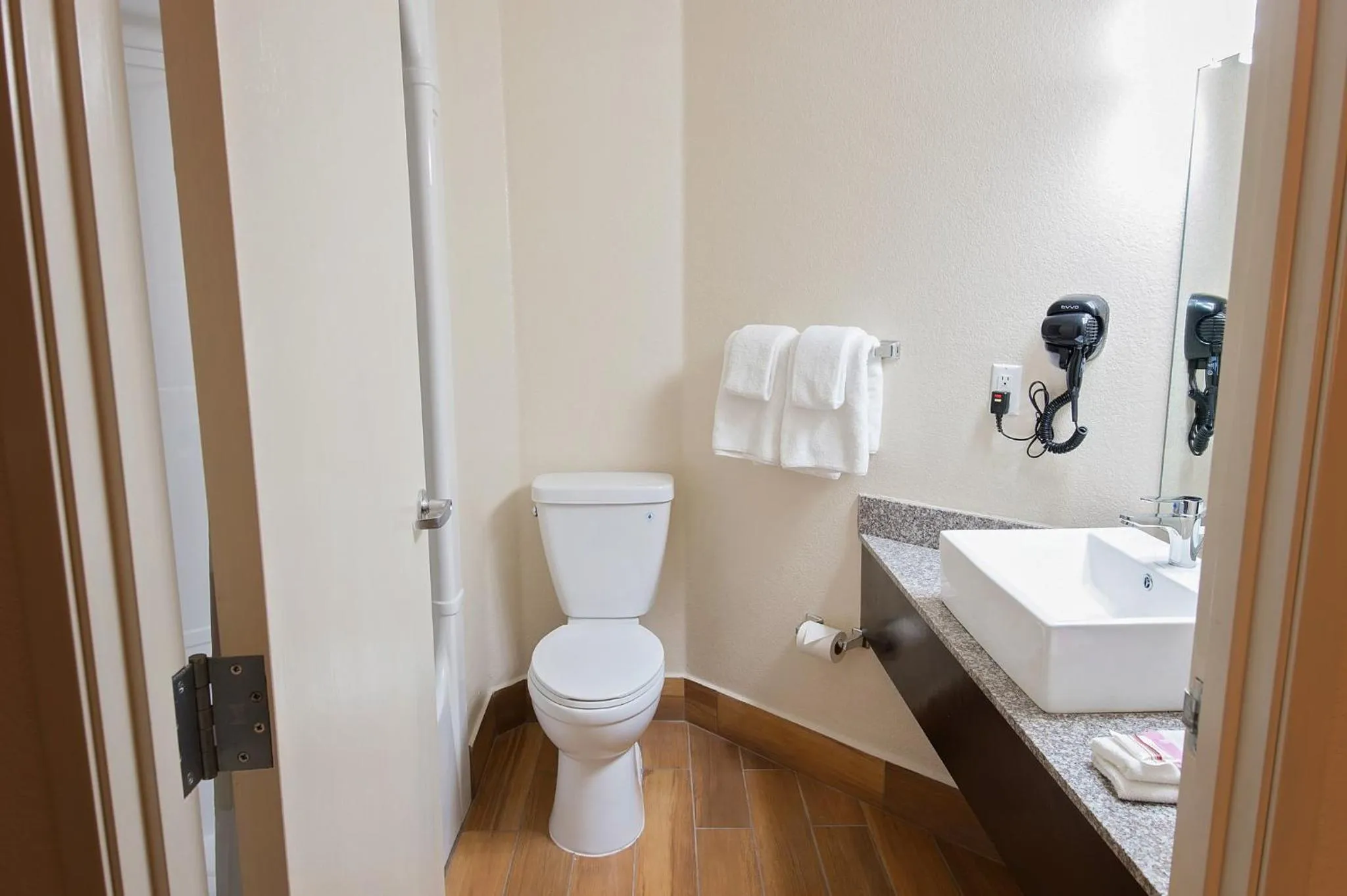 Bathroom in Red Roof Inn Georgetown, IN - Louisville West