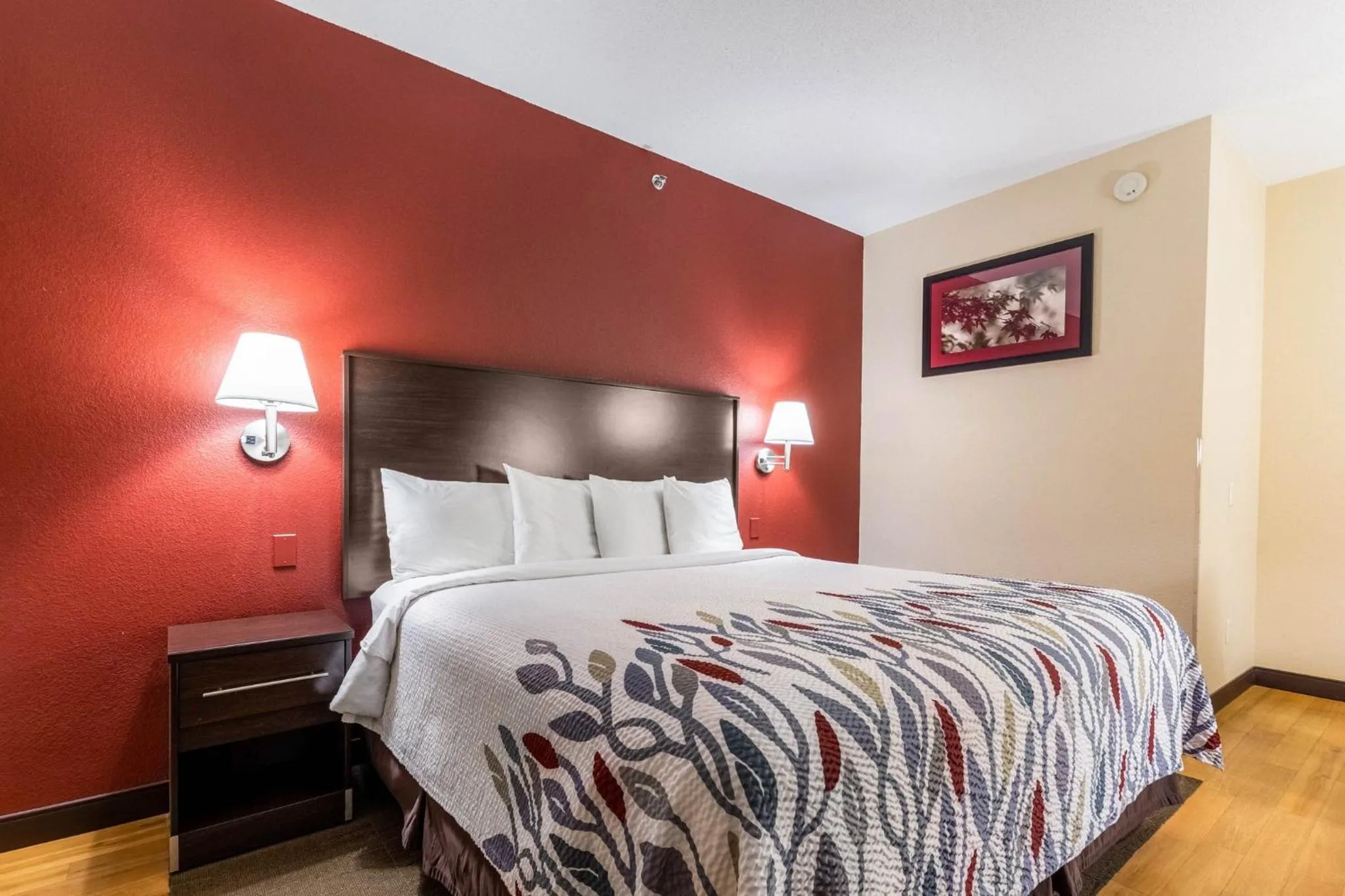 Photo of the whole room, Bed in Red Roof Inn Georgetown, IN - Louisville West