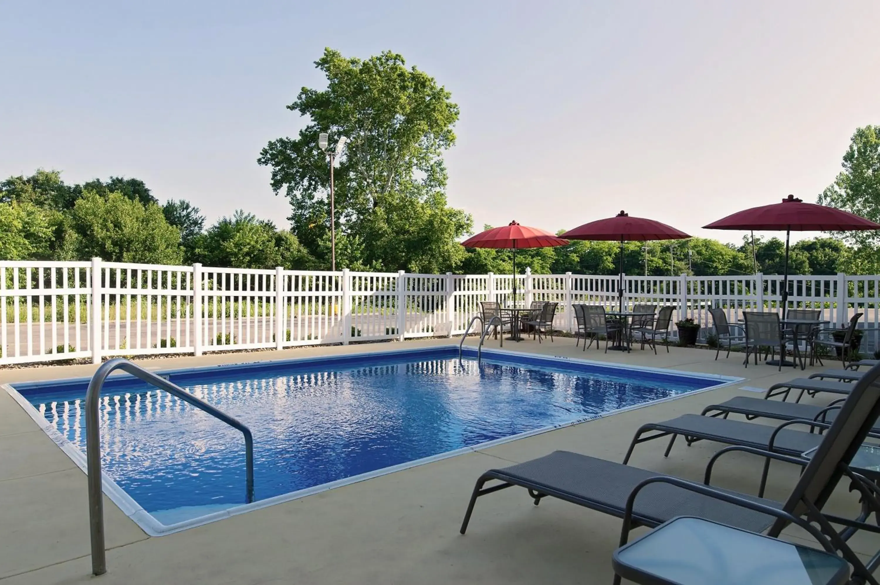 Swimming pool in Red Roof Inn Georgetown, IN - Louisville West Swimming pool in Red Roof Inn Georgetown, IN - Louisville West