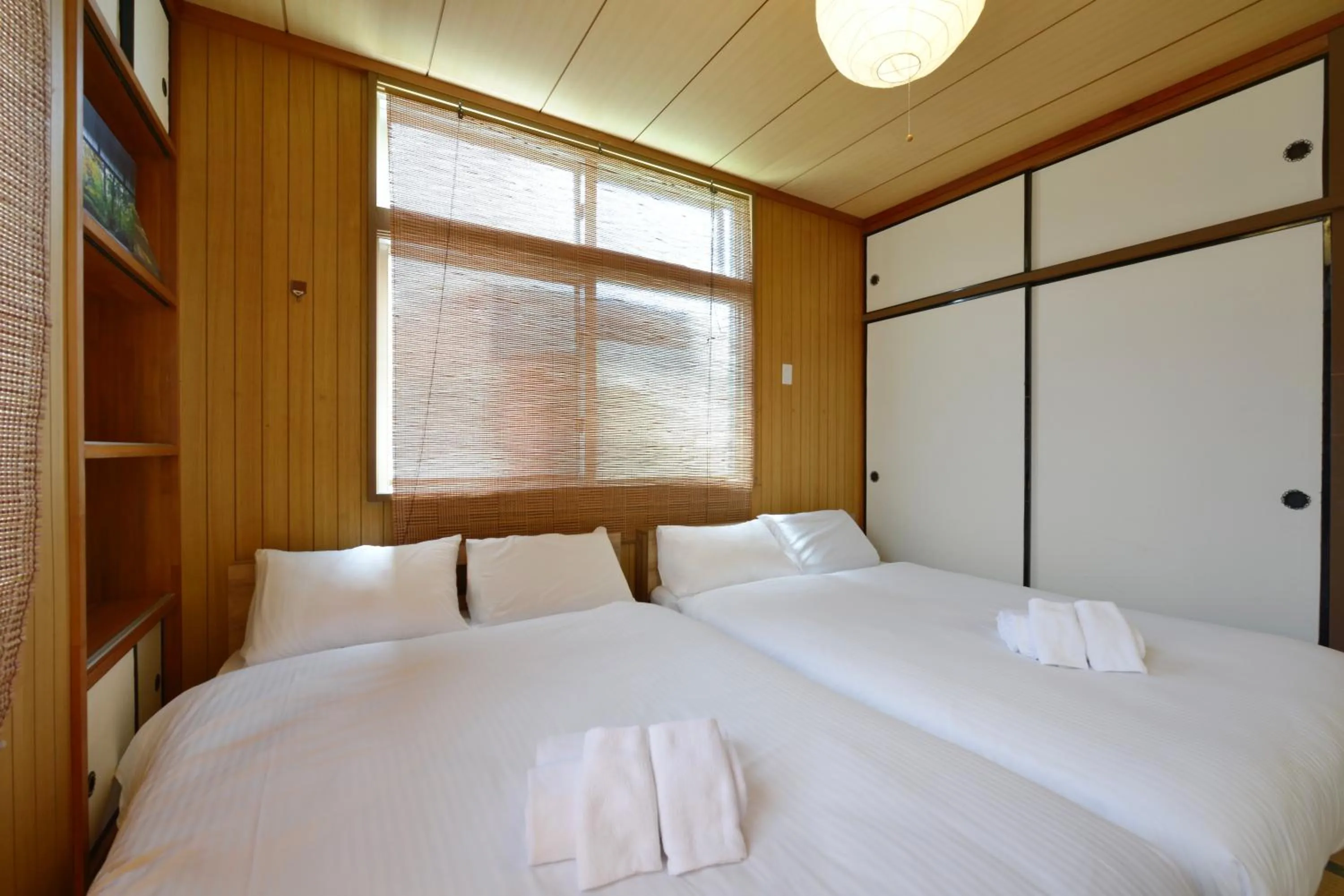 Bed in Mensore Houese