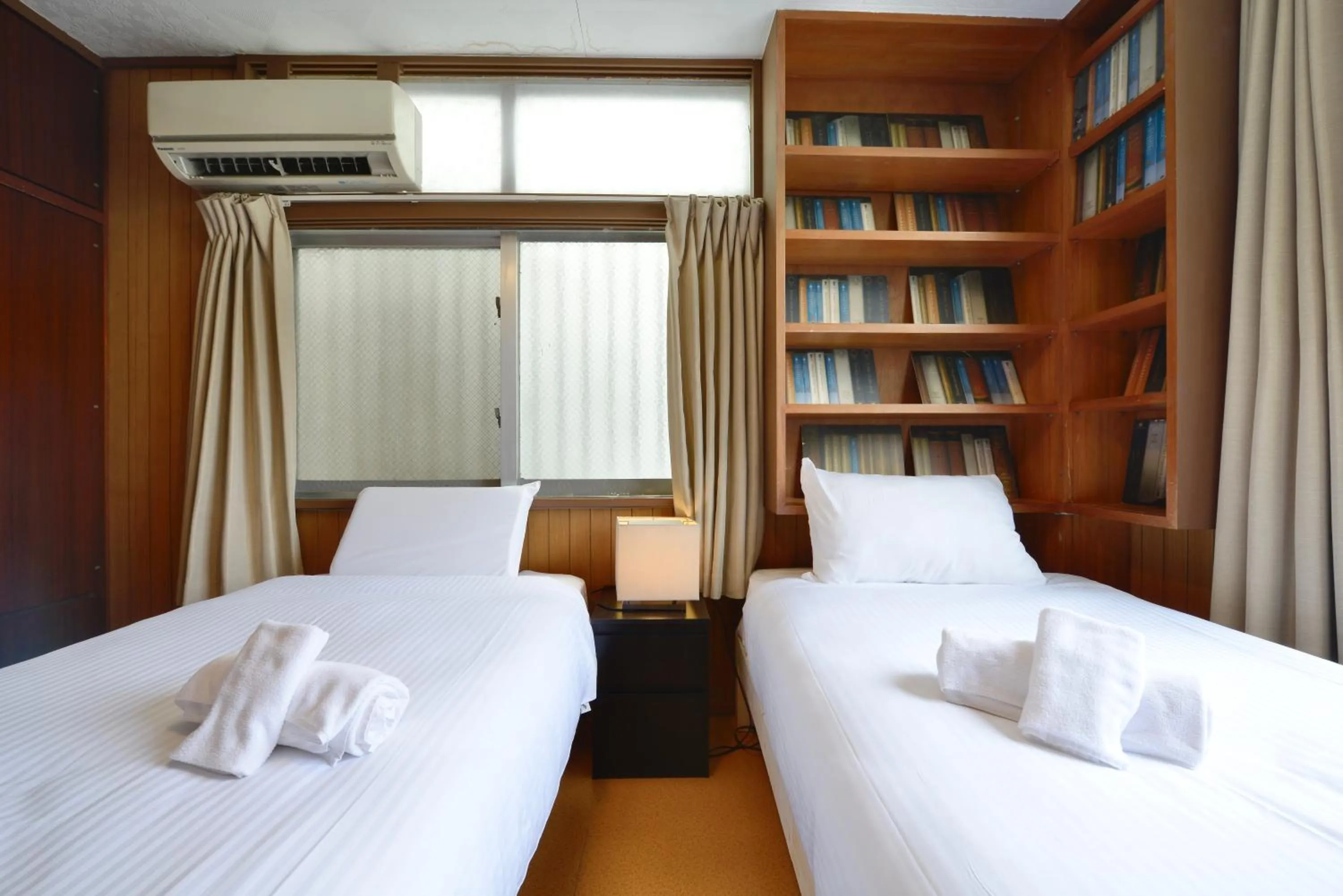 Bed in Mensore Houese