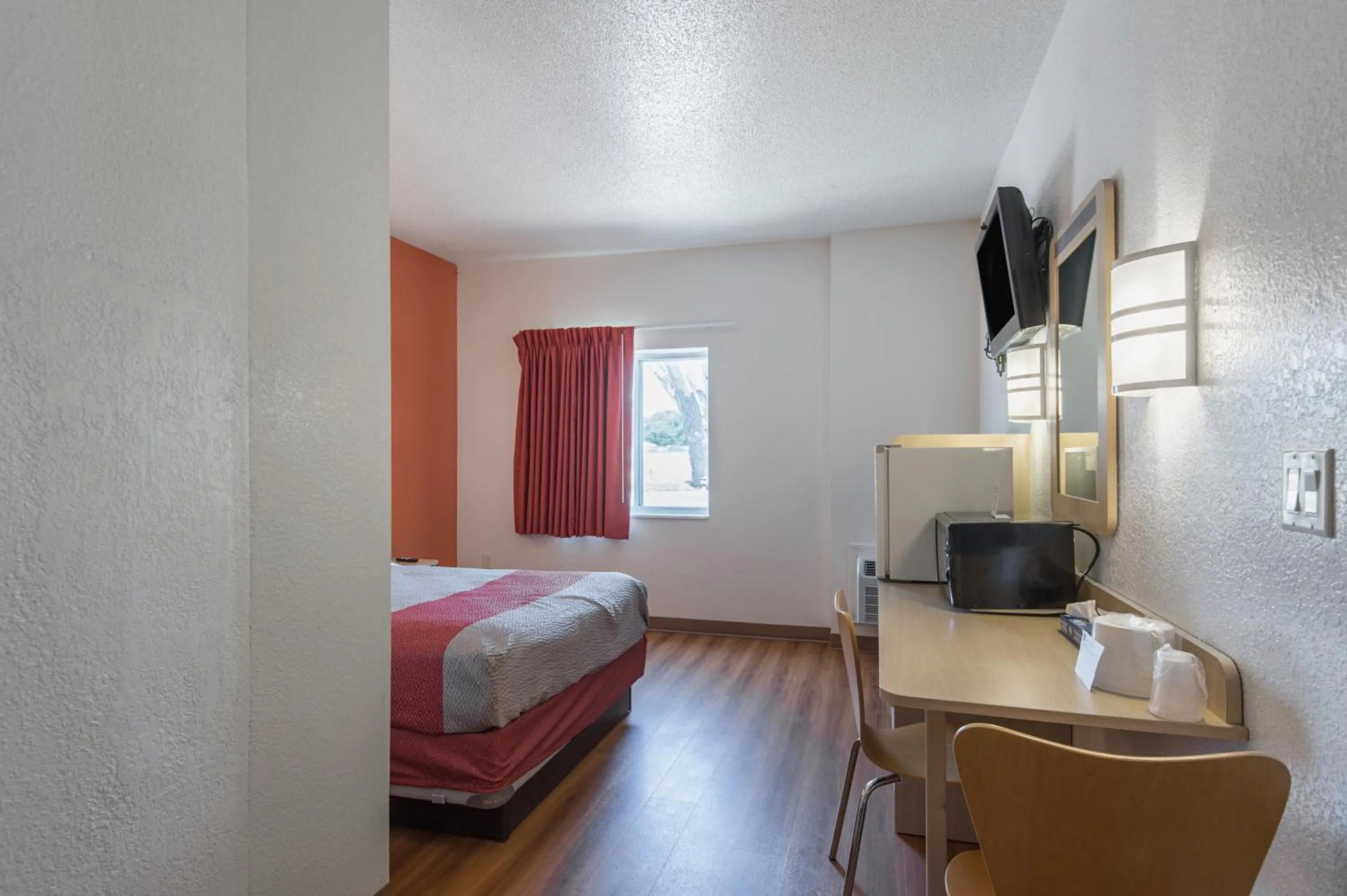 Bedroom, Bed in Motel 6-Junction City, KS