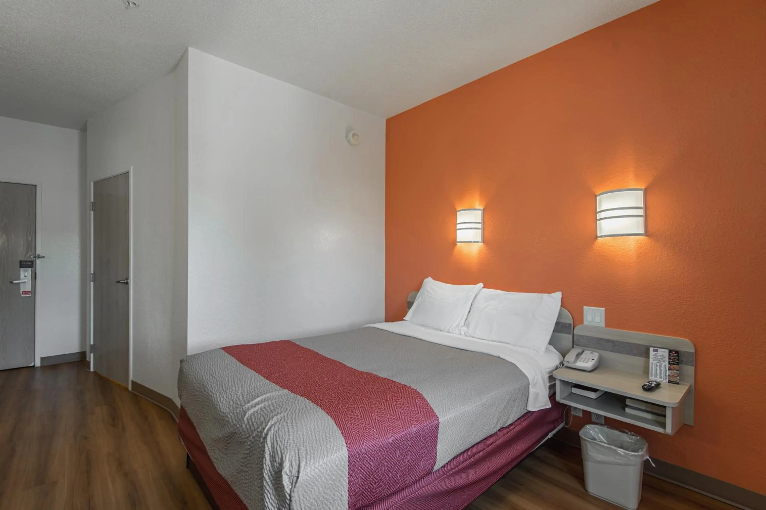 Bedroom, Bed in Motel 6-Junction City, KS