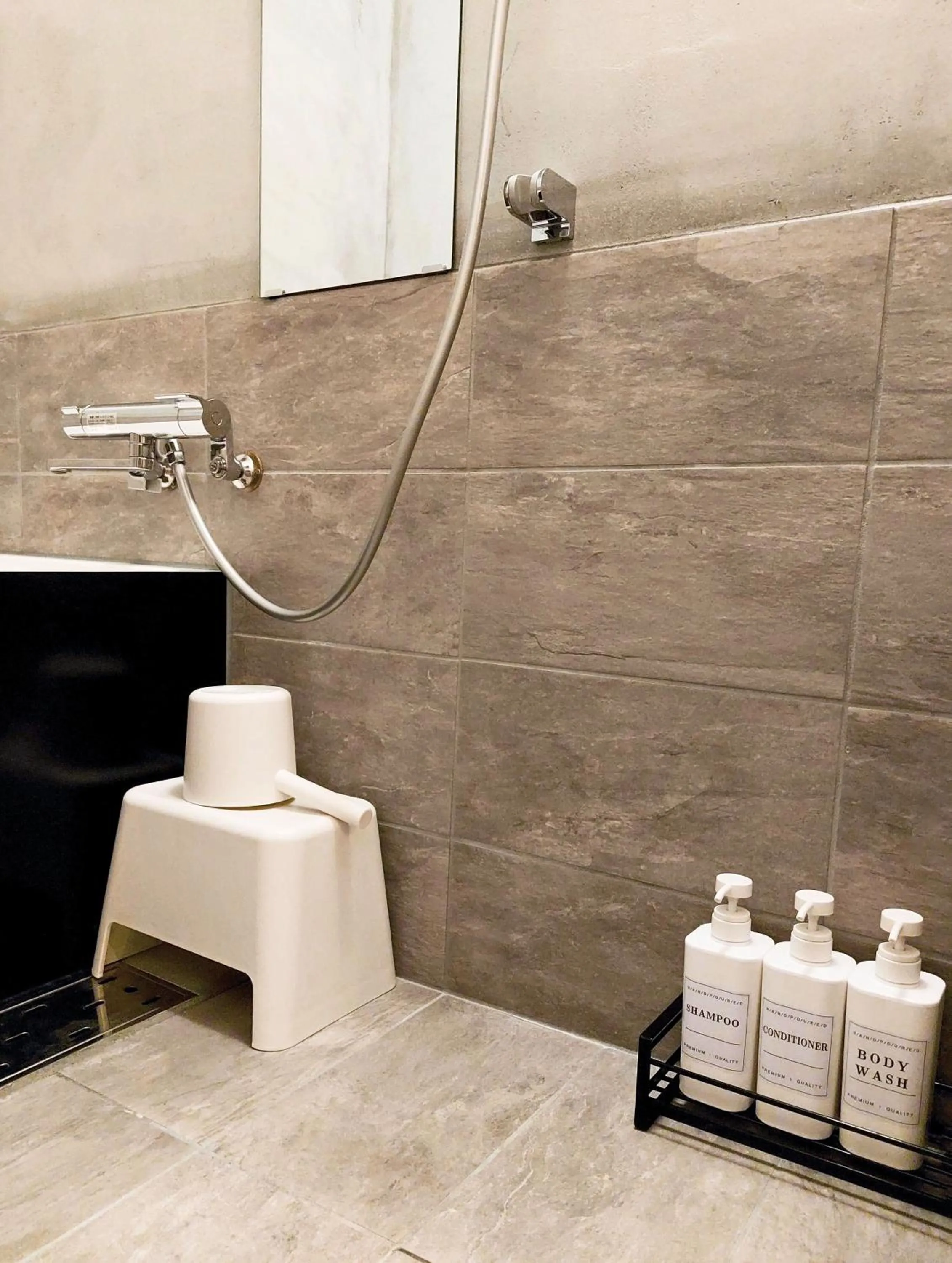 Shower in Machiya Hotel YANAGI