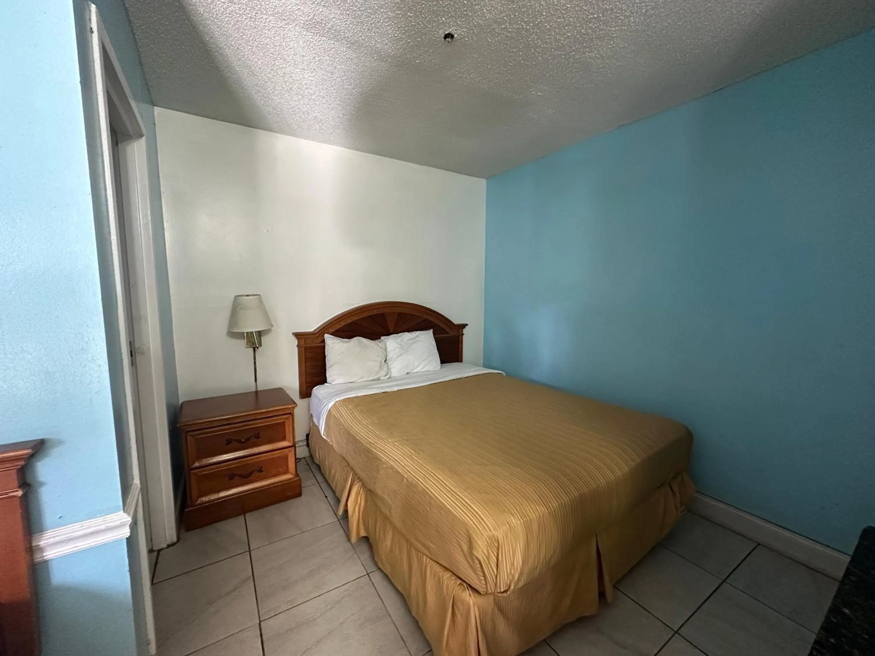 Bedroom in Guest Cottage & Suites By OYO Brunswick-Golden Isles