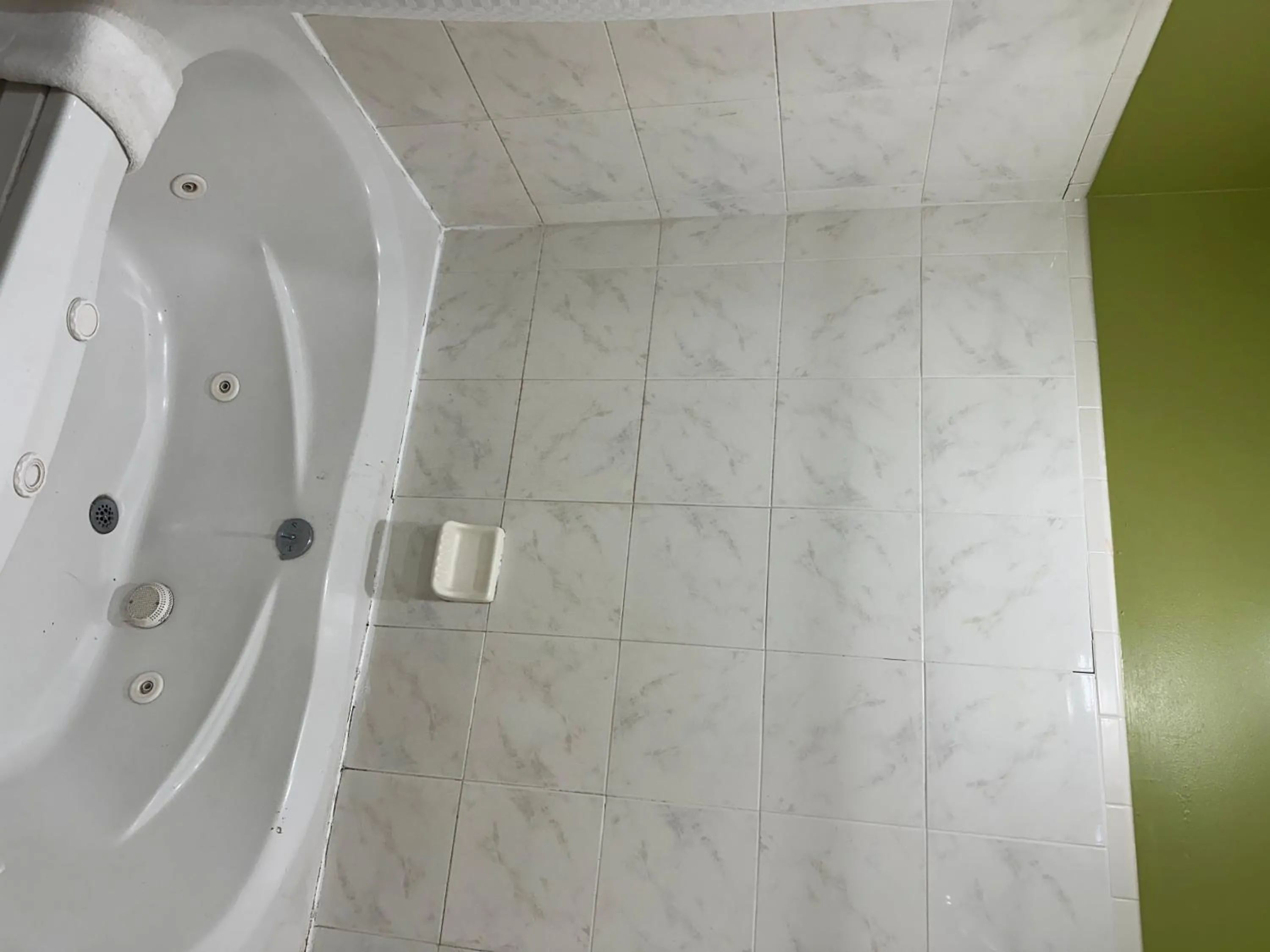 Bathroom in Guest Cottage & Suites By OYO Brunswick-Golden Isles