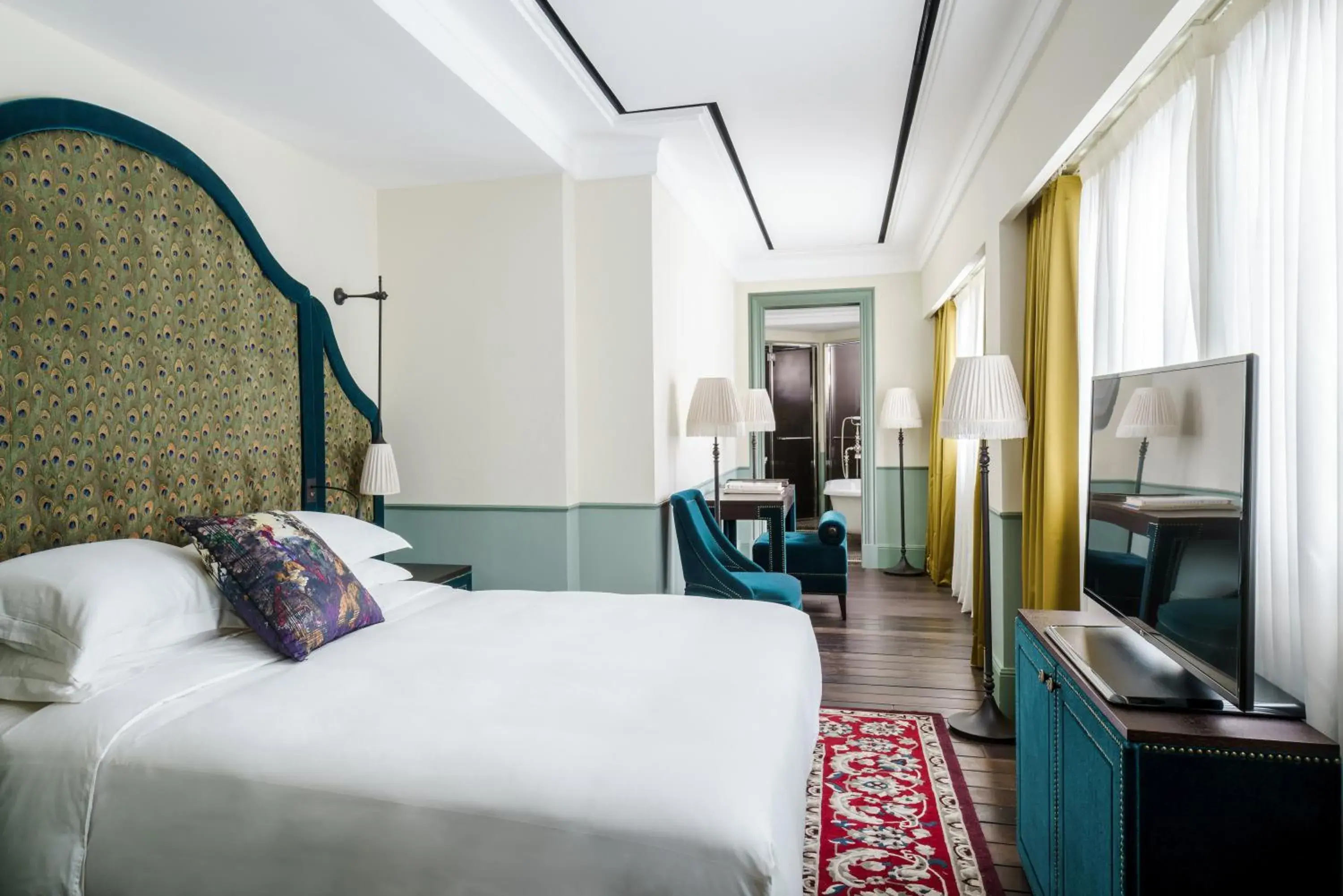 TV and multimedia, Bed in Maxwell Reserve Singapore, Autograph Collection TV and multimedia, Bed in Maxwell Reserve Singapore, Autograph Collection