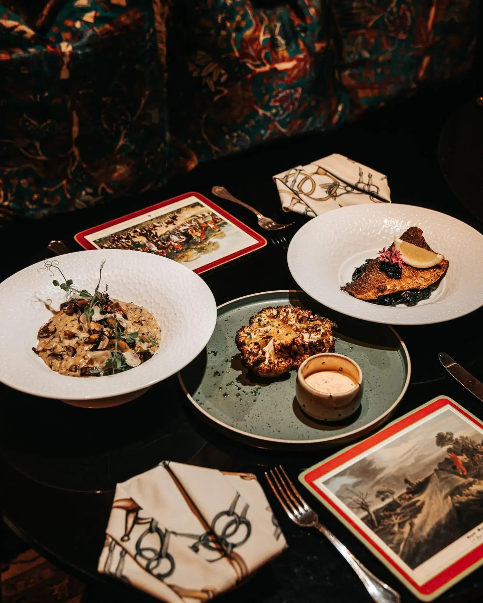 Food and drinks in Maxwell Reserve Singapore, Autograph Collection Food and drinks in Maxwell Reserve Singapore, Autograph Collection