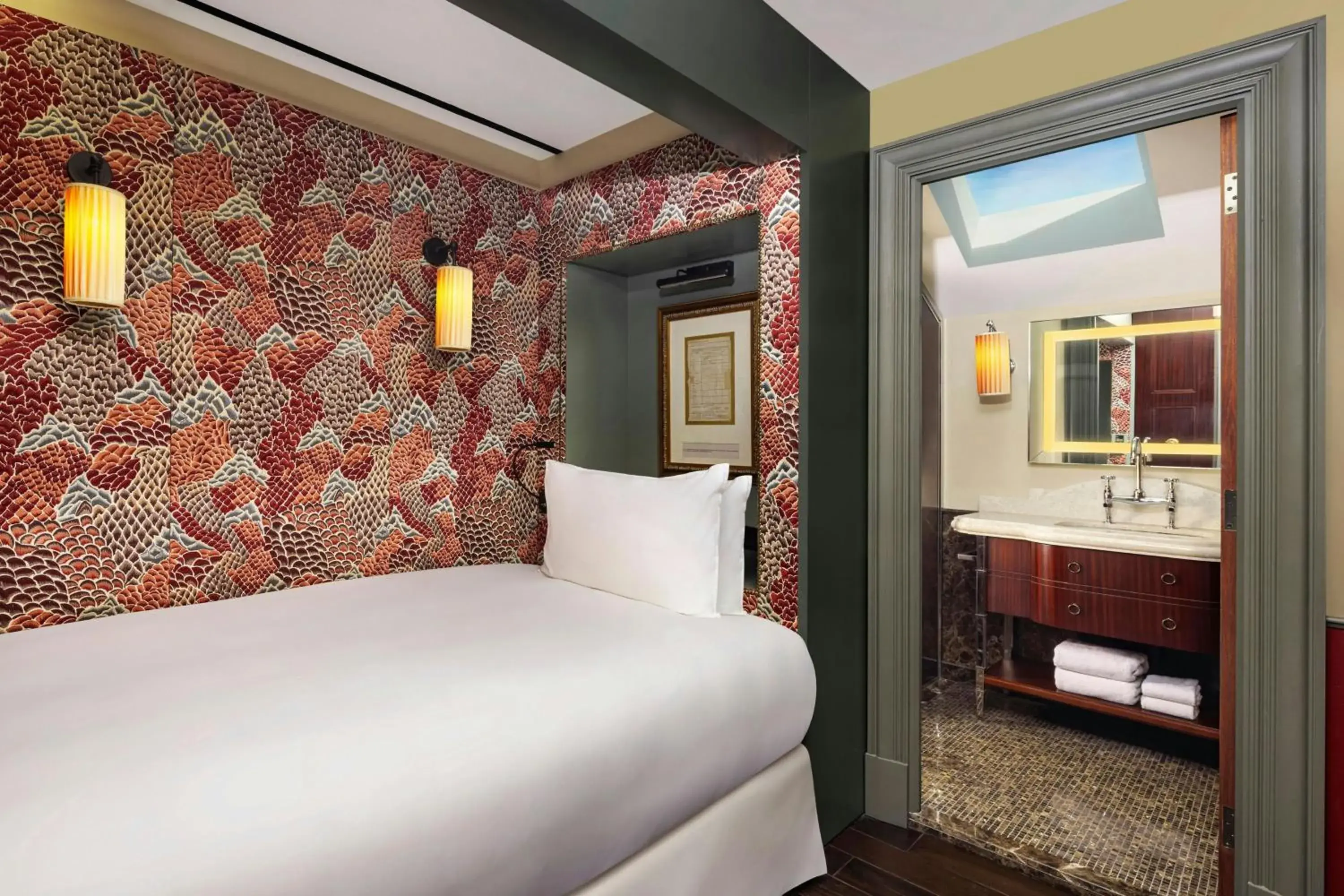 Bathroom, Bed in Maxwell Reserve Singapore, Autograph Collection Bathroom, Bed in Maxwell Reserve Singapore, Autograph Collection