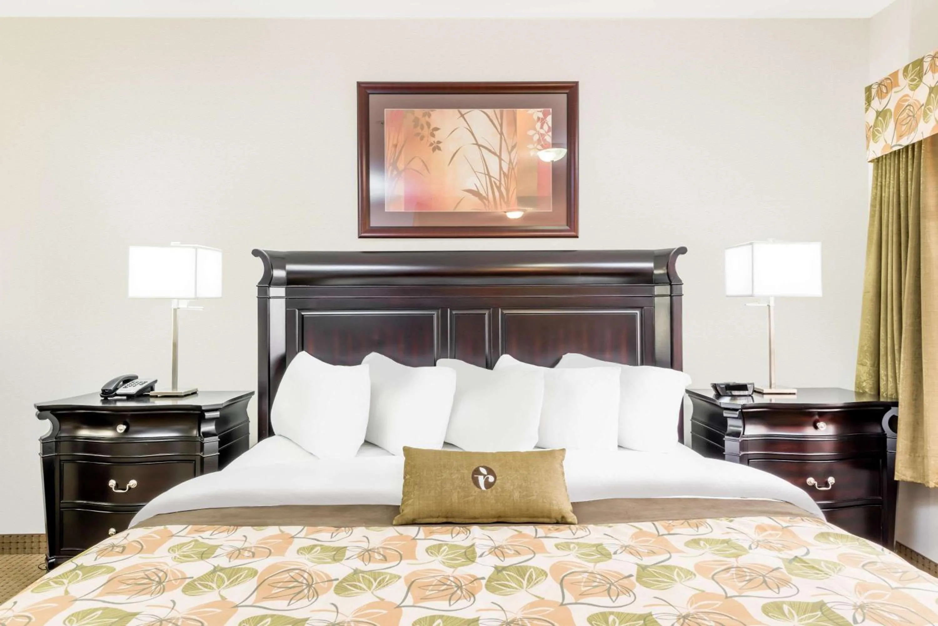 Photo of the whole room, Bed in Ramada by Wyndham Olds