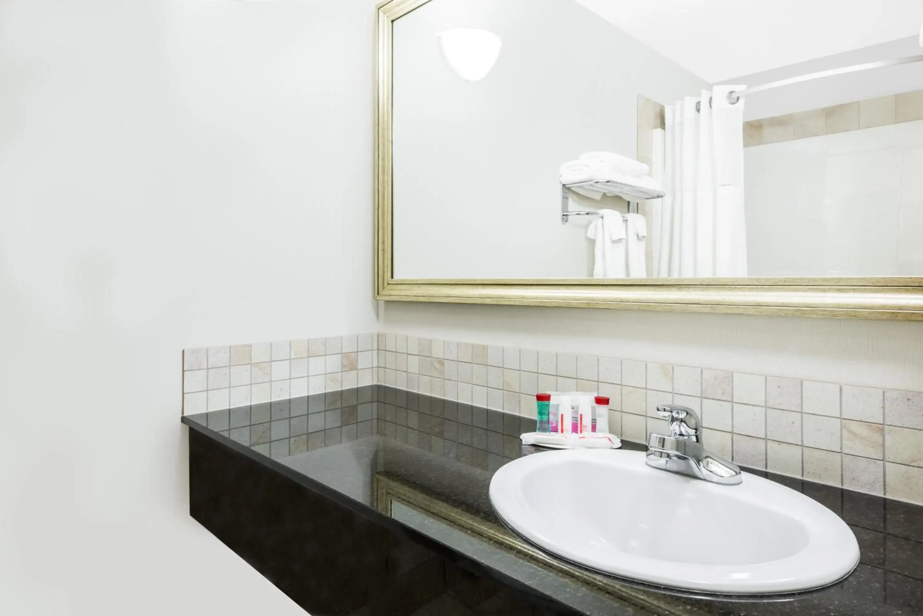 Bathroom in Ramada by Wyndham Olds Bathroom in Ramada by Wyndham Olds