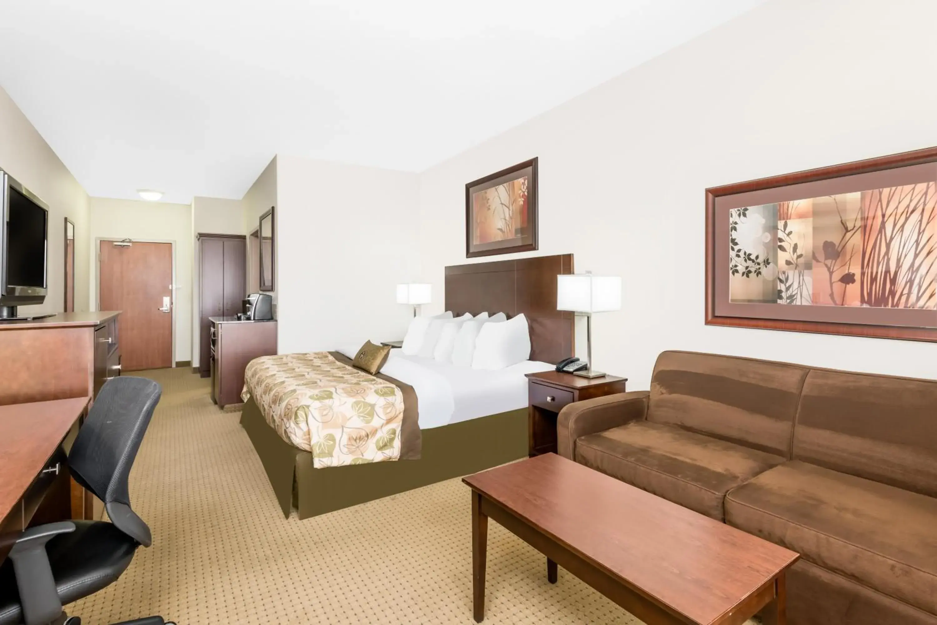 Living room in Ramada by Wyndham Olds Living room in Ramada by Wyndham Olds