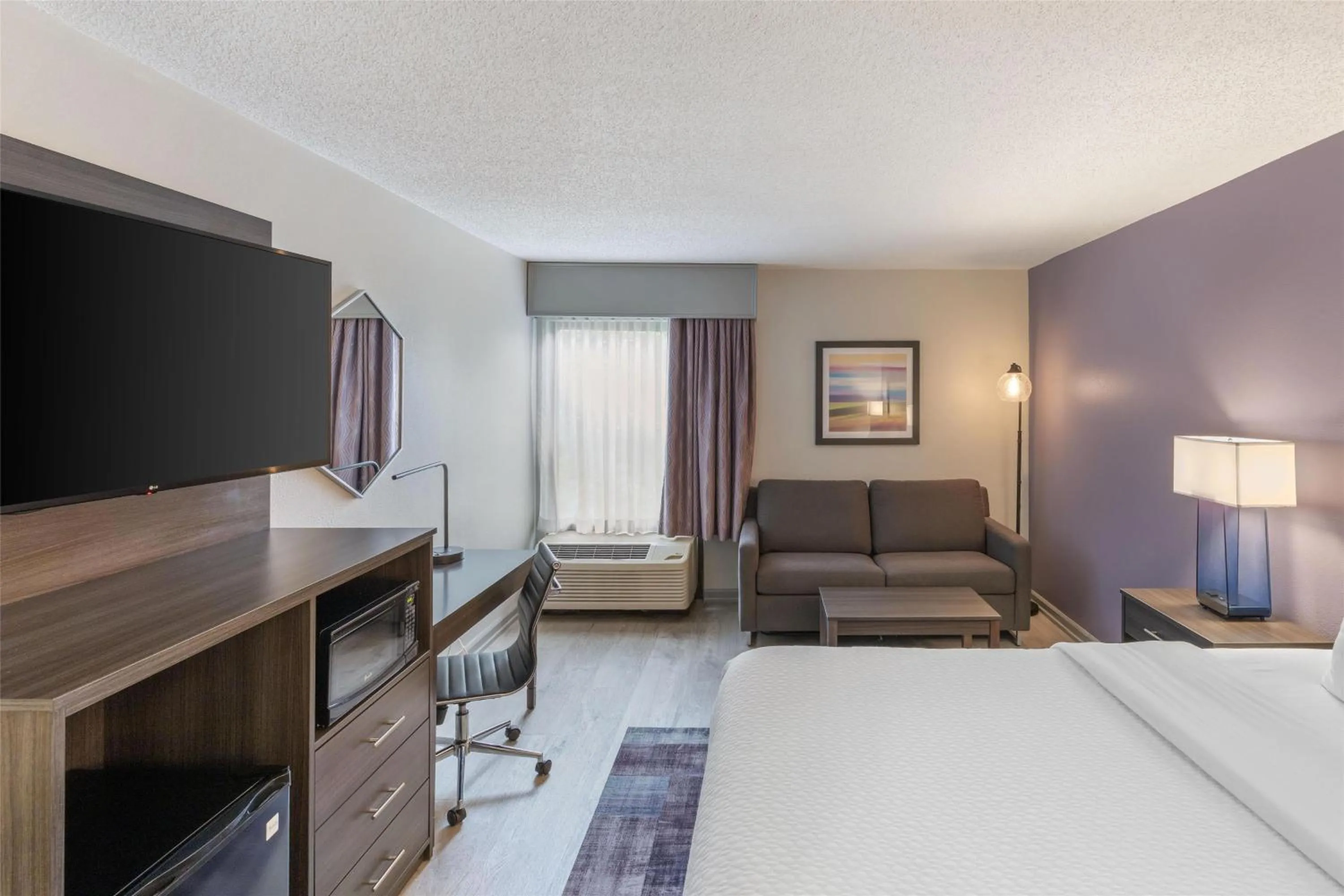 Bedroom, Bed in Best Western Hickory