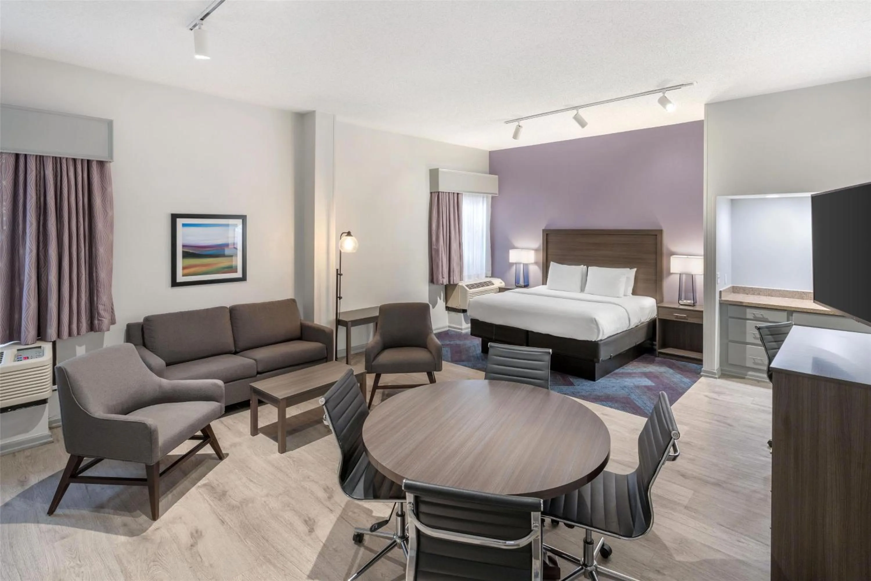 Bedroom, Bed in Best Western Hickory