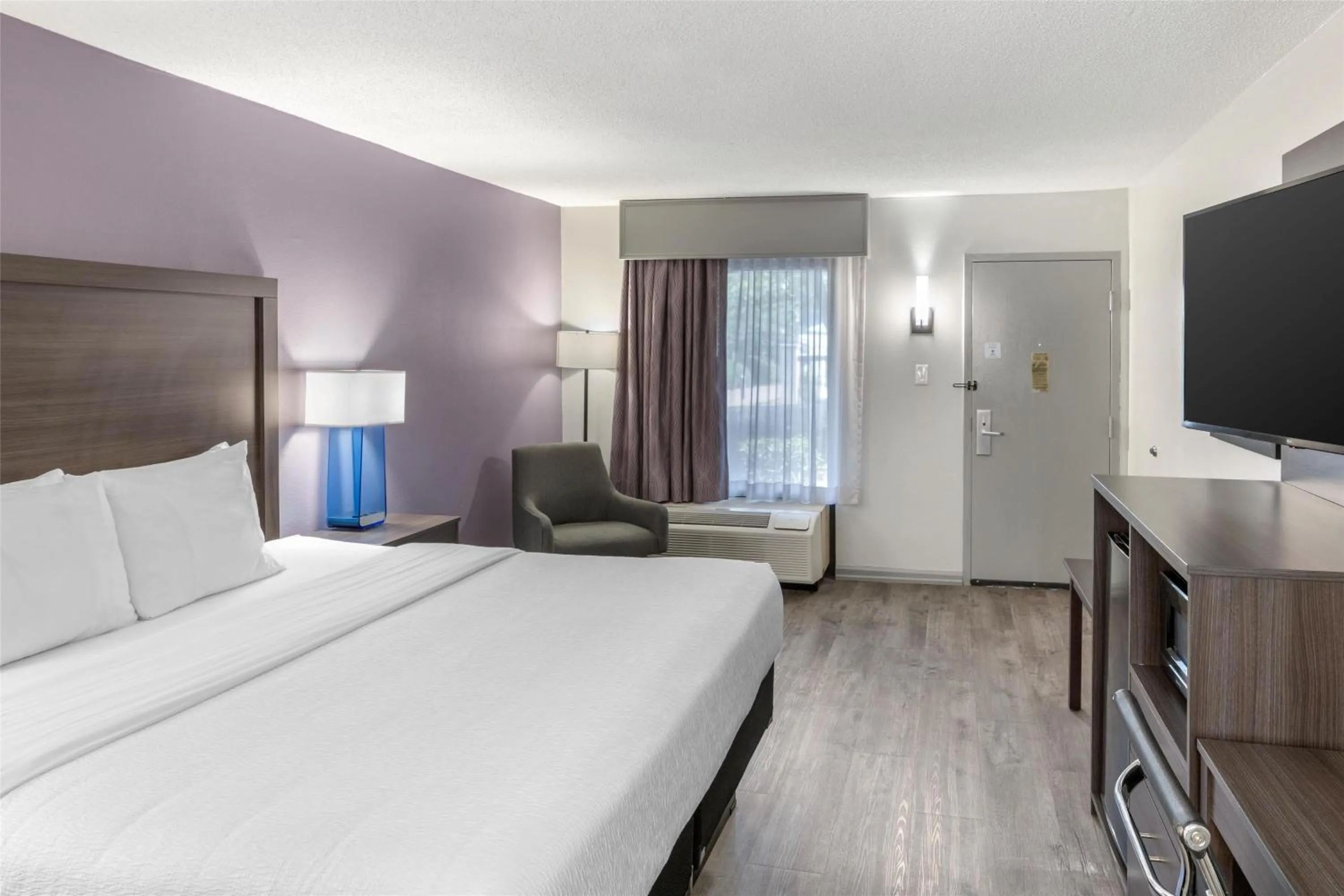 Bedroom, Bed in Best Western Hickory