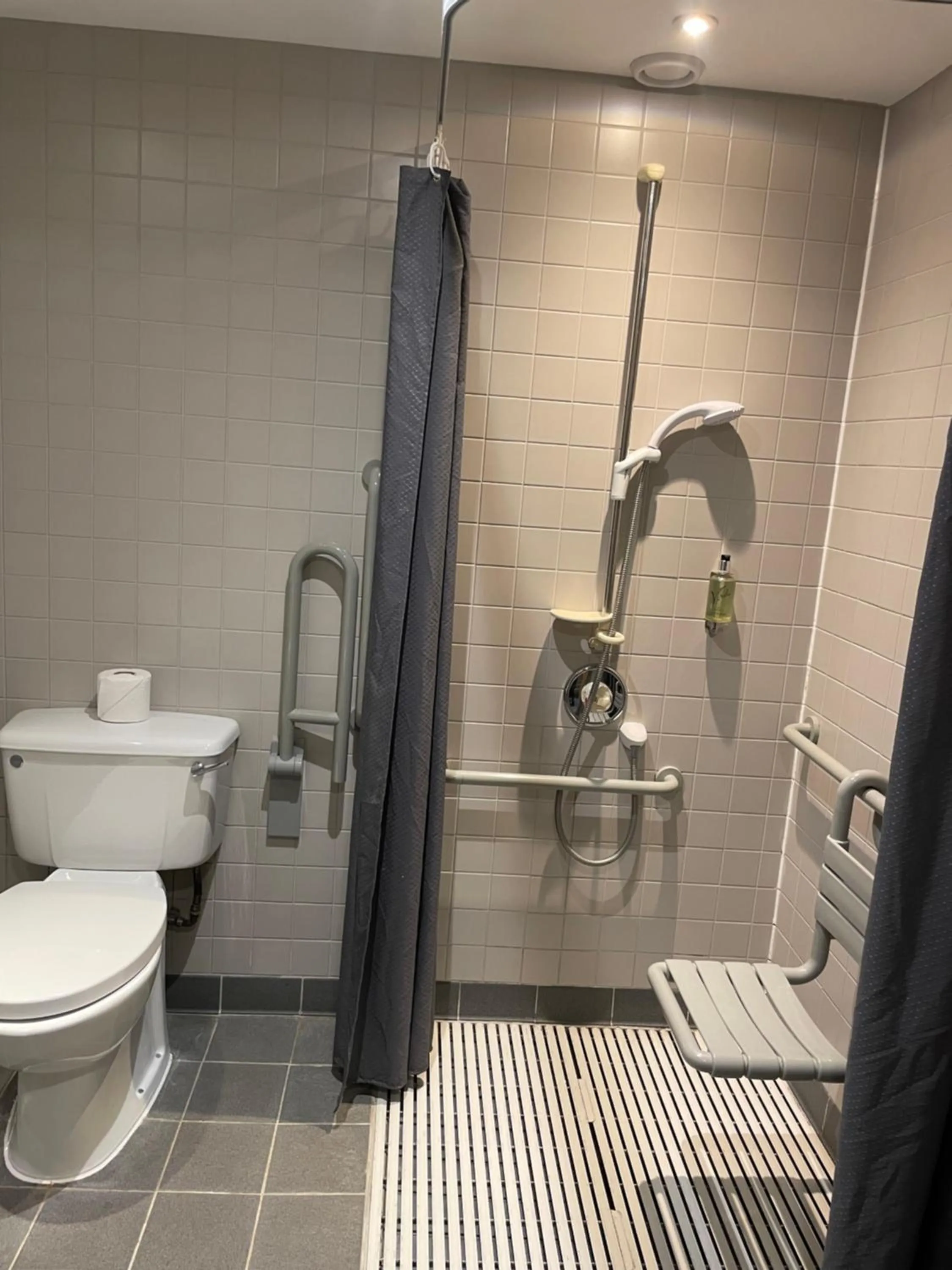 Bathroom in Canterbury Cathedral Lodge