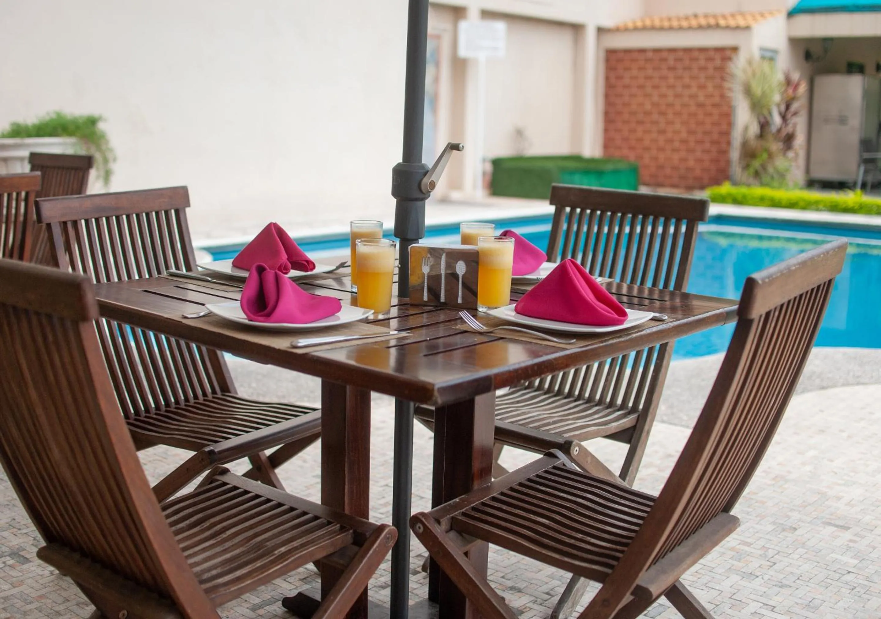 Restaurant/places to eat in Hotel Victoria Poza Rica by Brahma