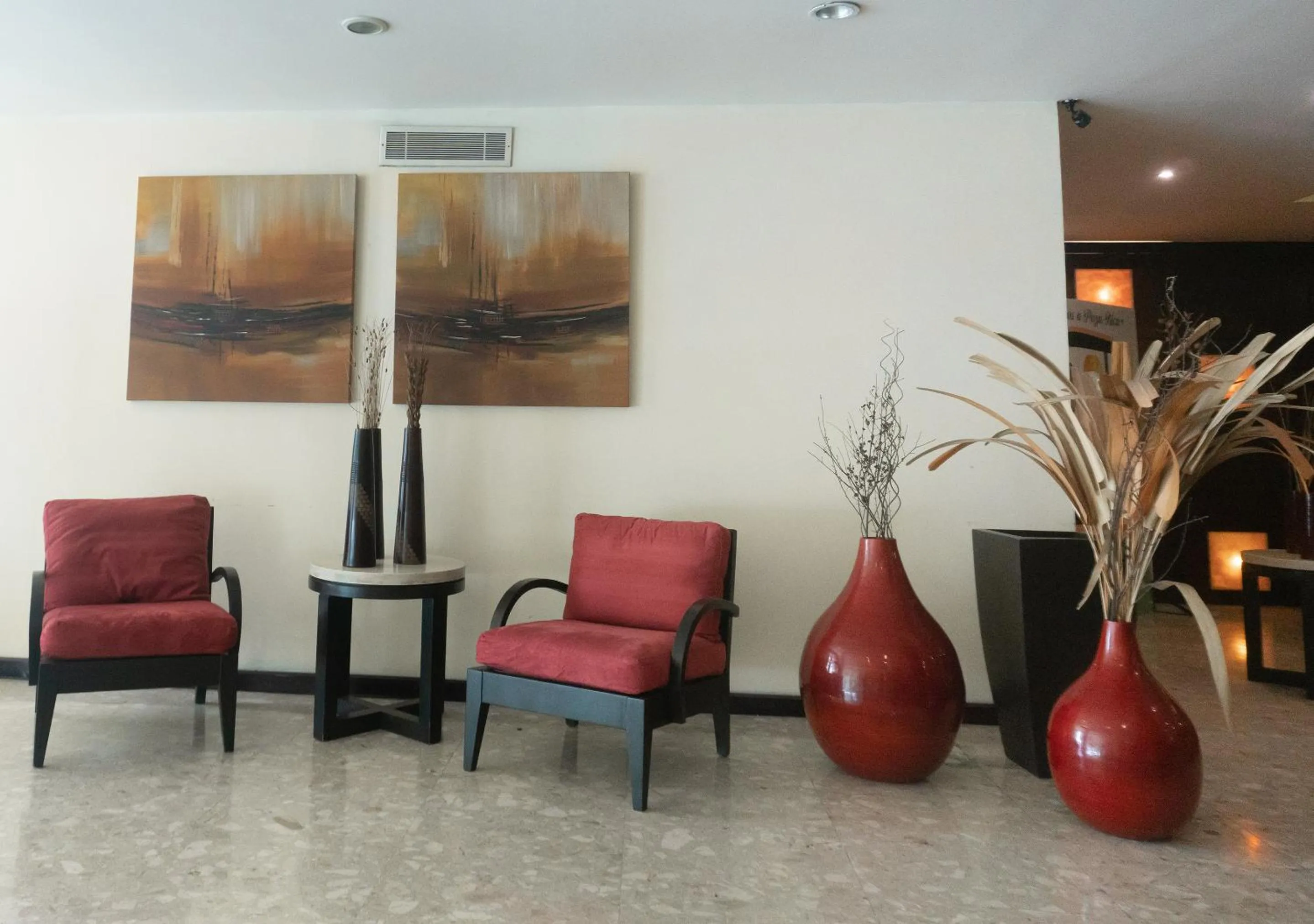 Lobby or reception in Hotel Victoria Poza Rica by Brahma