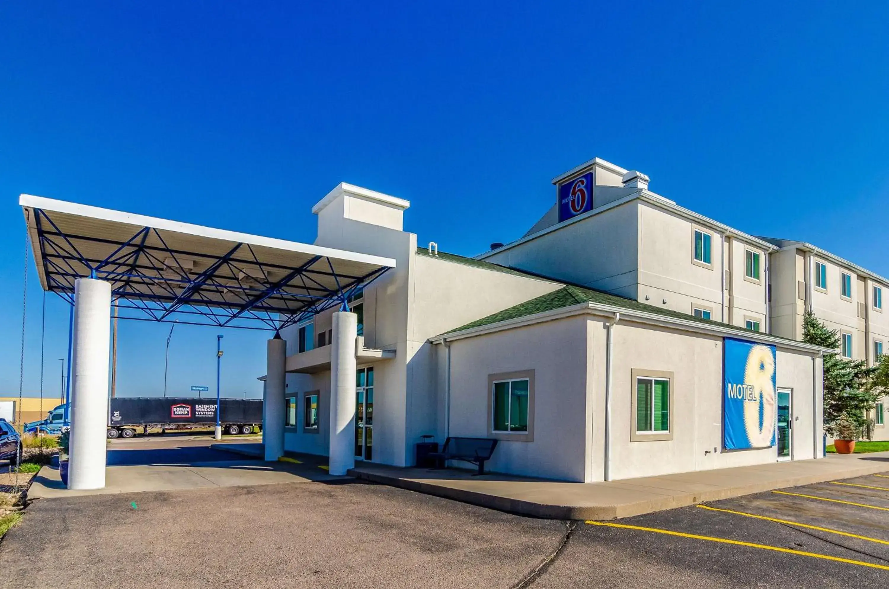 Property building in Motel 6-Sidney, NE Property building in Motel 6-Sidney, NE