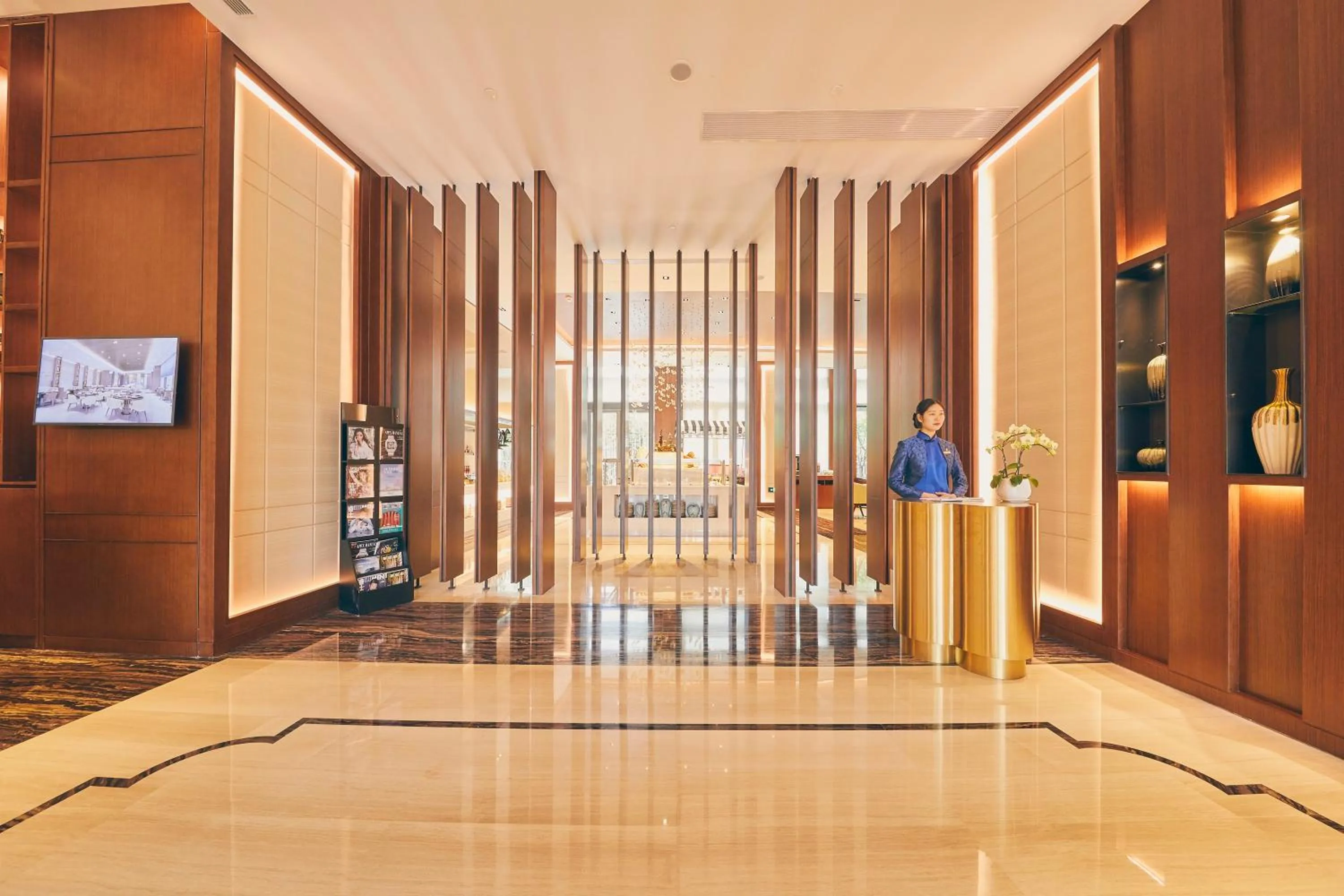 Restaurant/places to eat in LJZ Supreme Tower Hotel