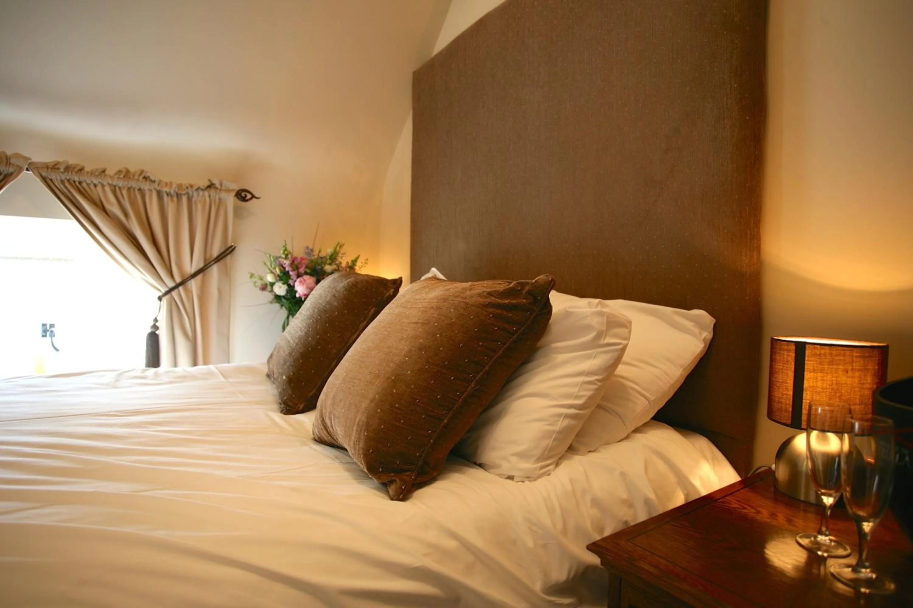 Bedroom, Bed in The White Hart