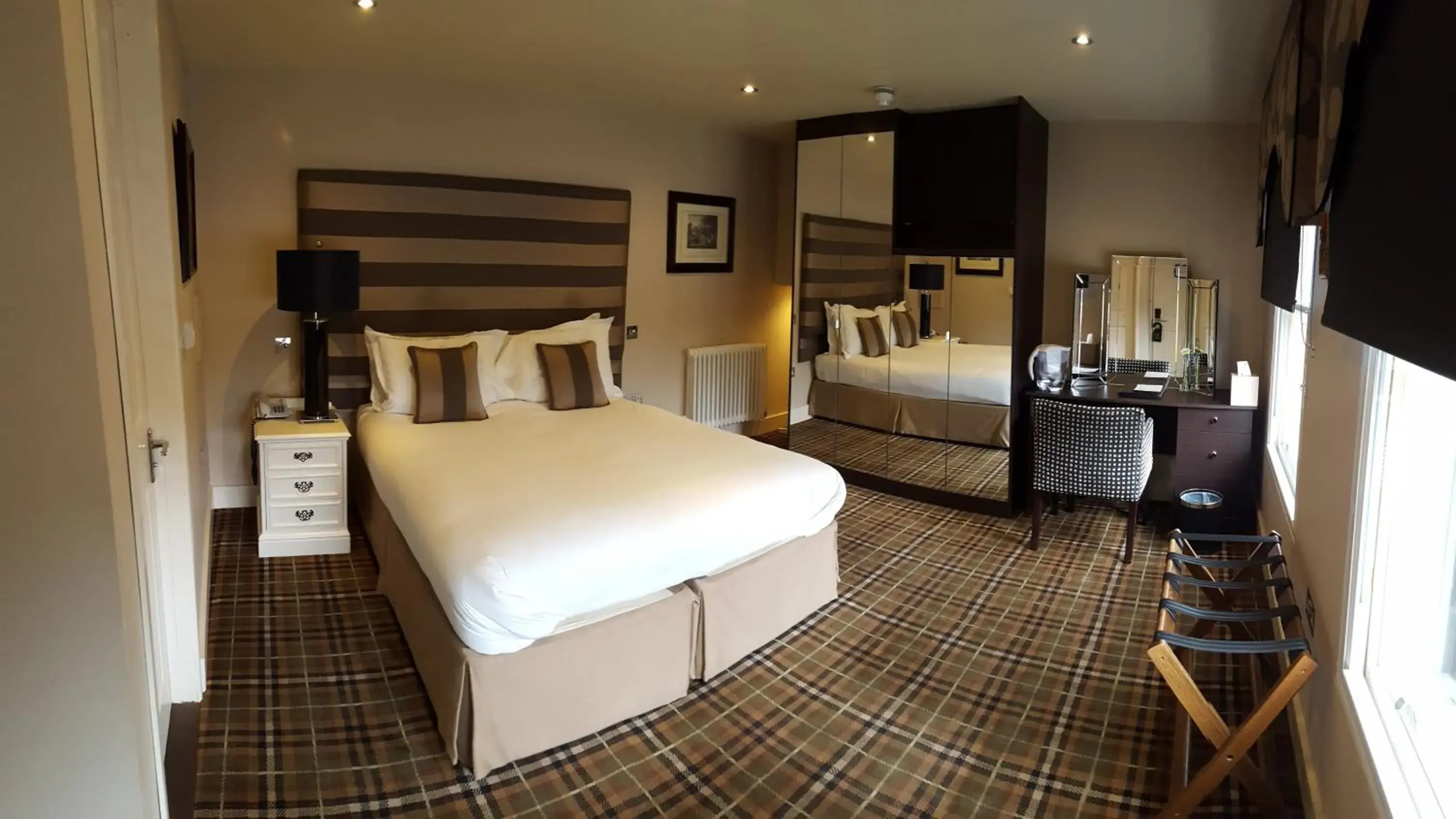 Photo of the whole room, Bed in The White Hart Photo of the whole room, Bed in The White Hart