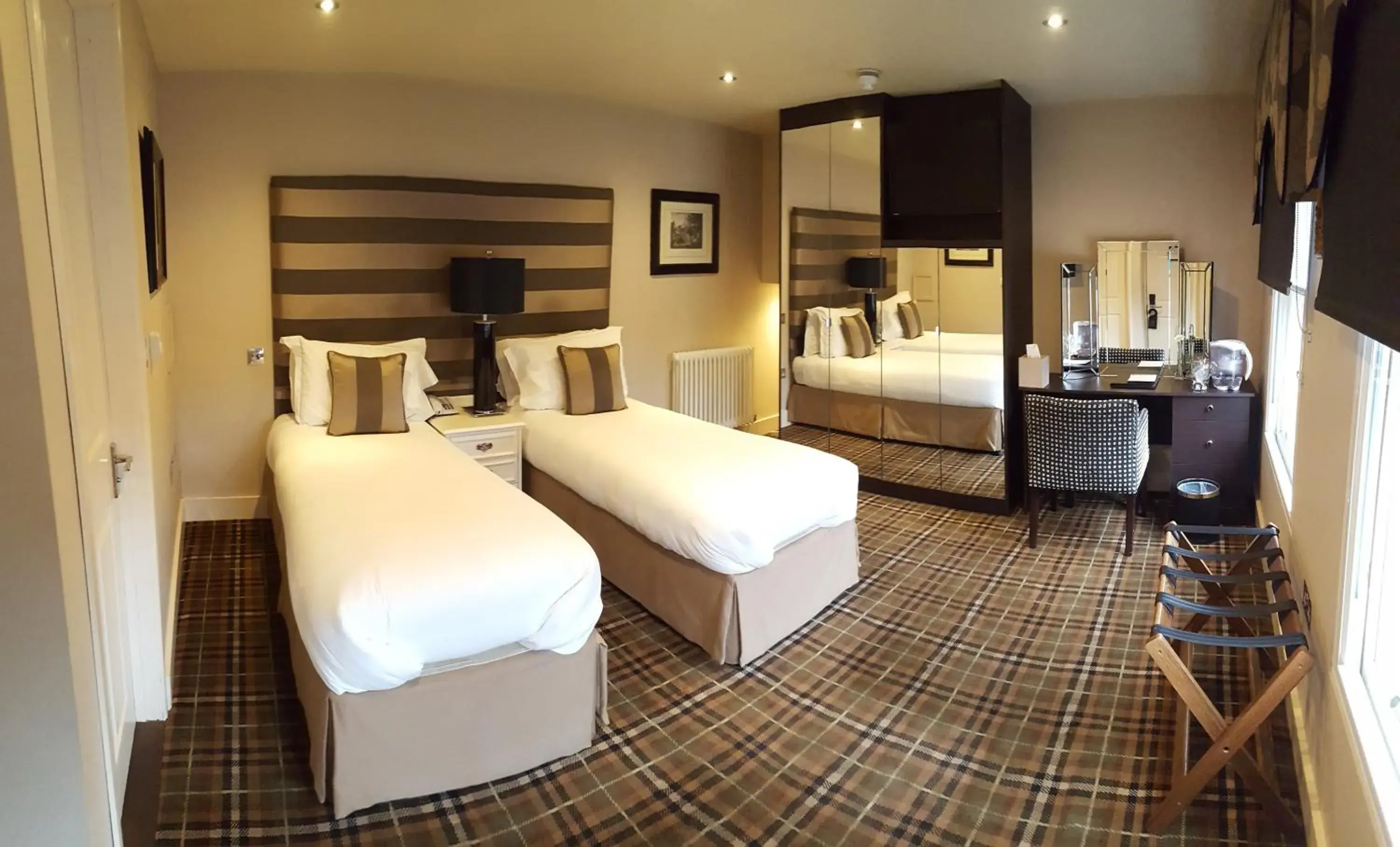 Photo of the whole room, Bed in The White Hart Photo of the whole room, Bed in The White Hart