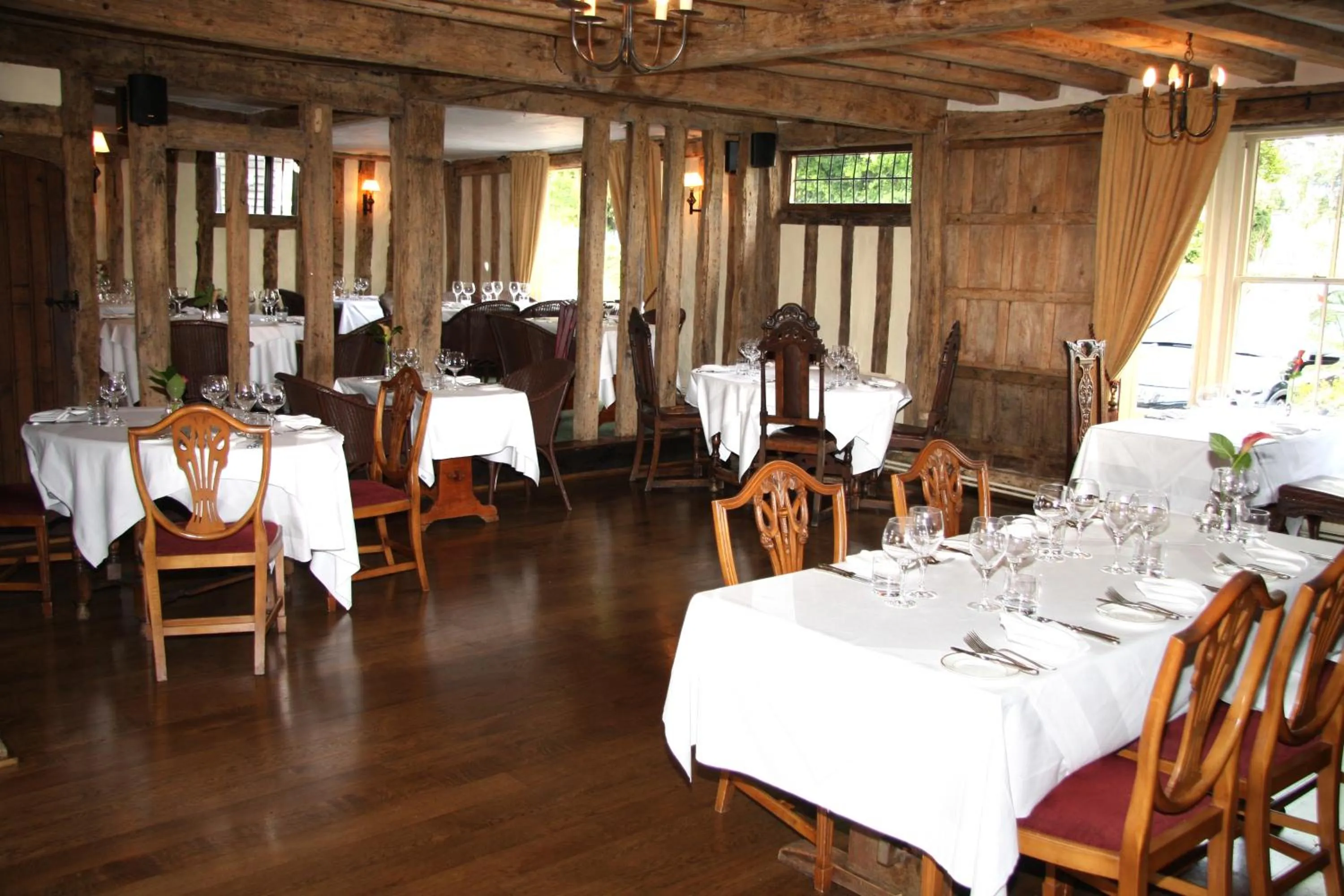 Restaurant/places to eat in The White Hart