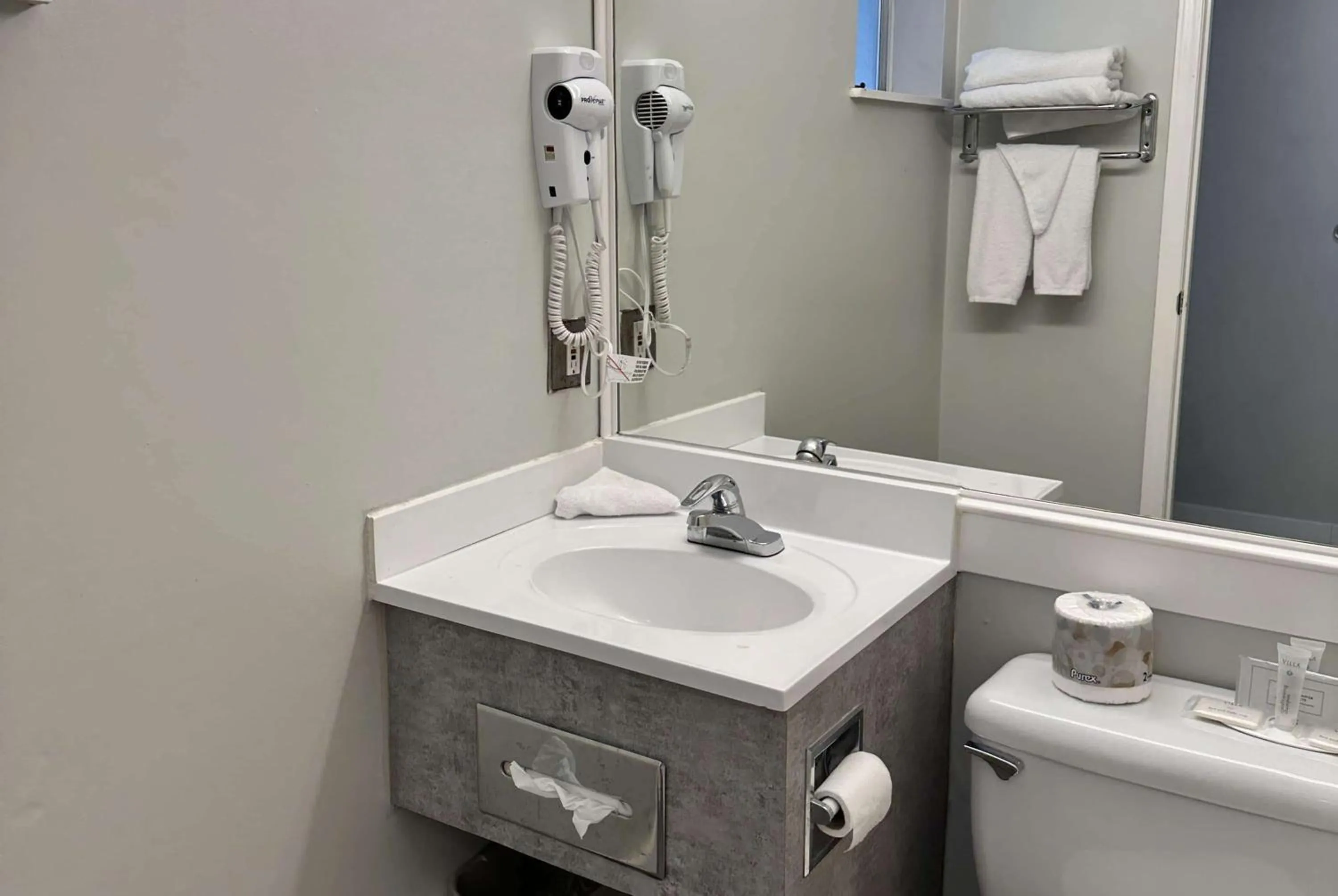 Bathroom in Travelodge by Wyndham Langley