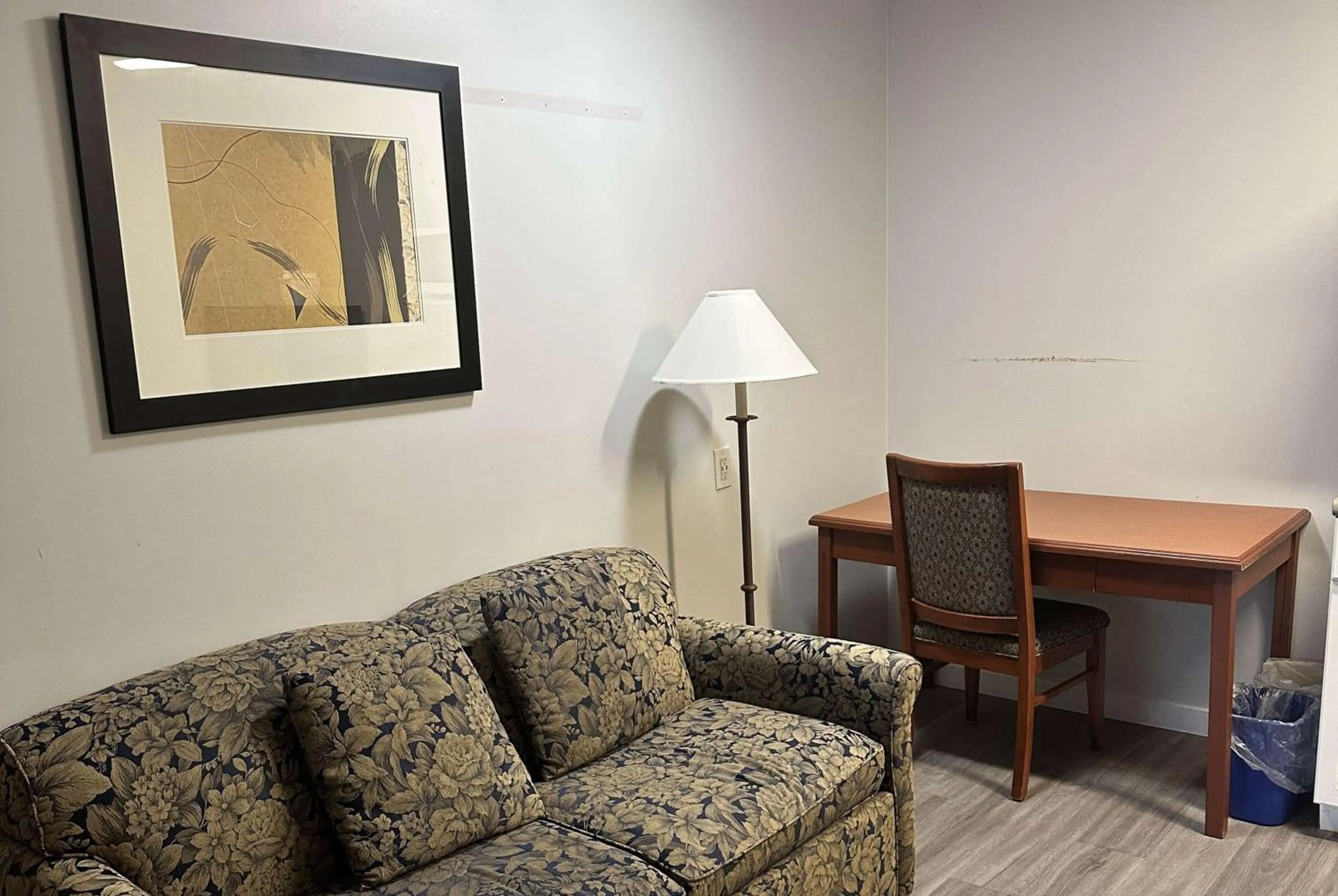 Photo of the whole room in Travelodge by Wyndham Langley