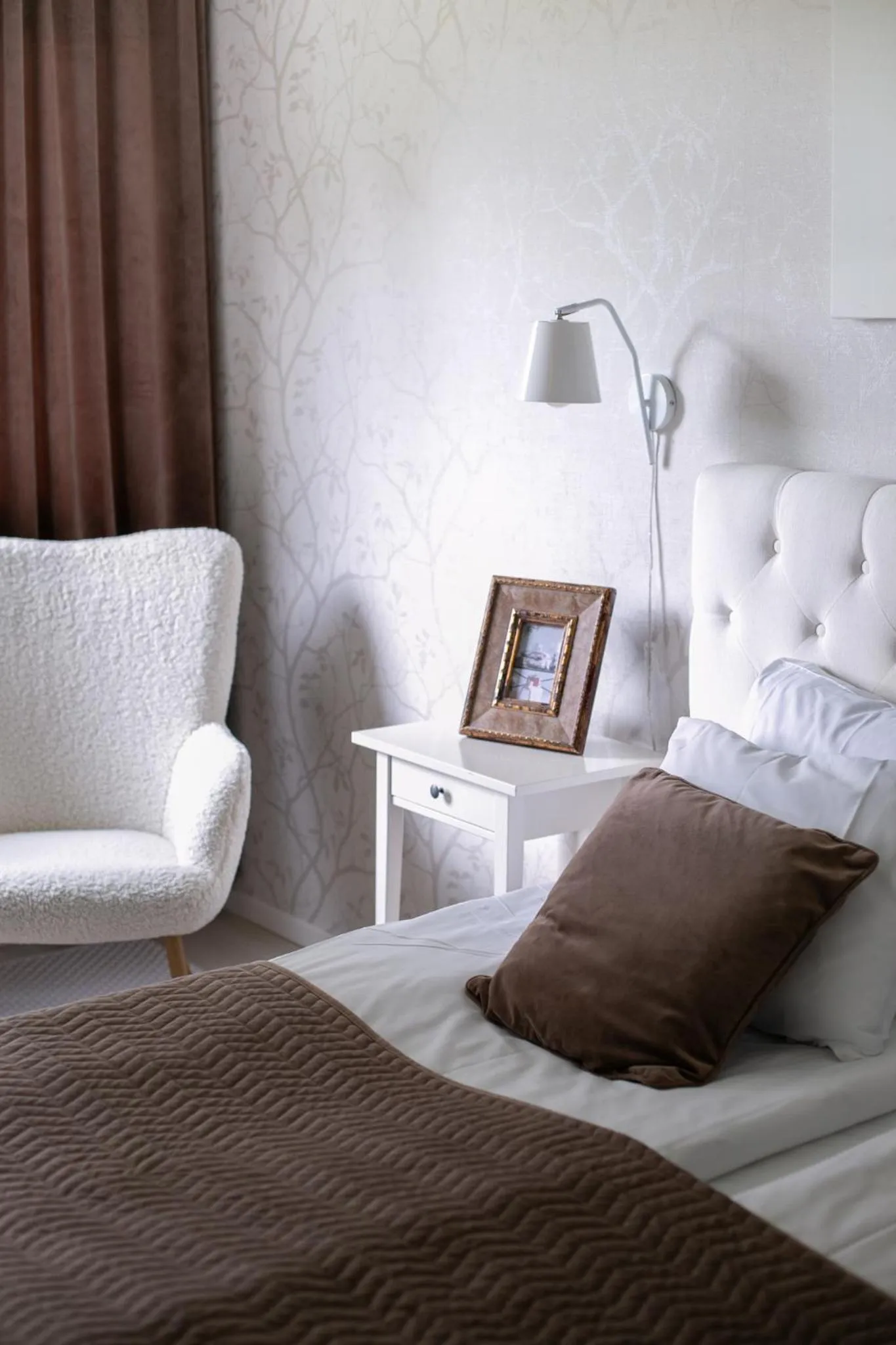 Decorative detail, Bed in Hotel Käenpesä