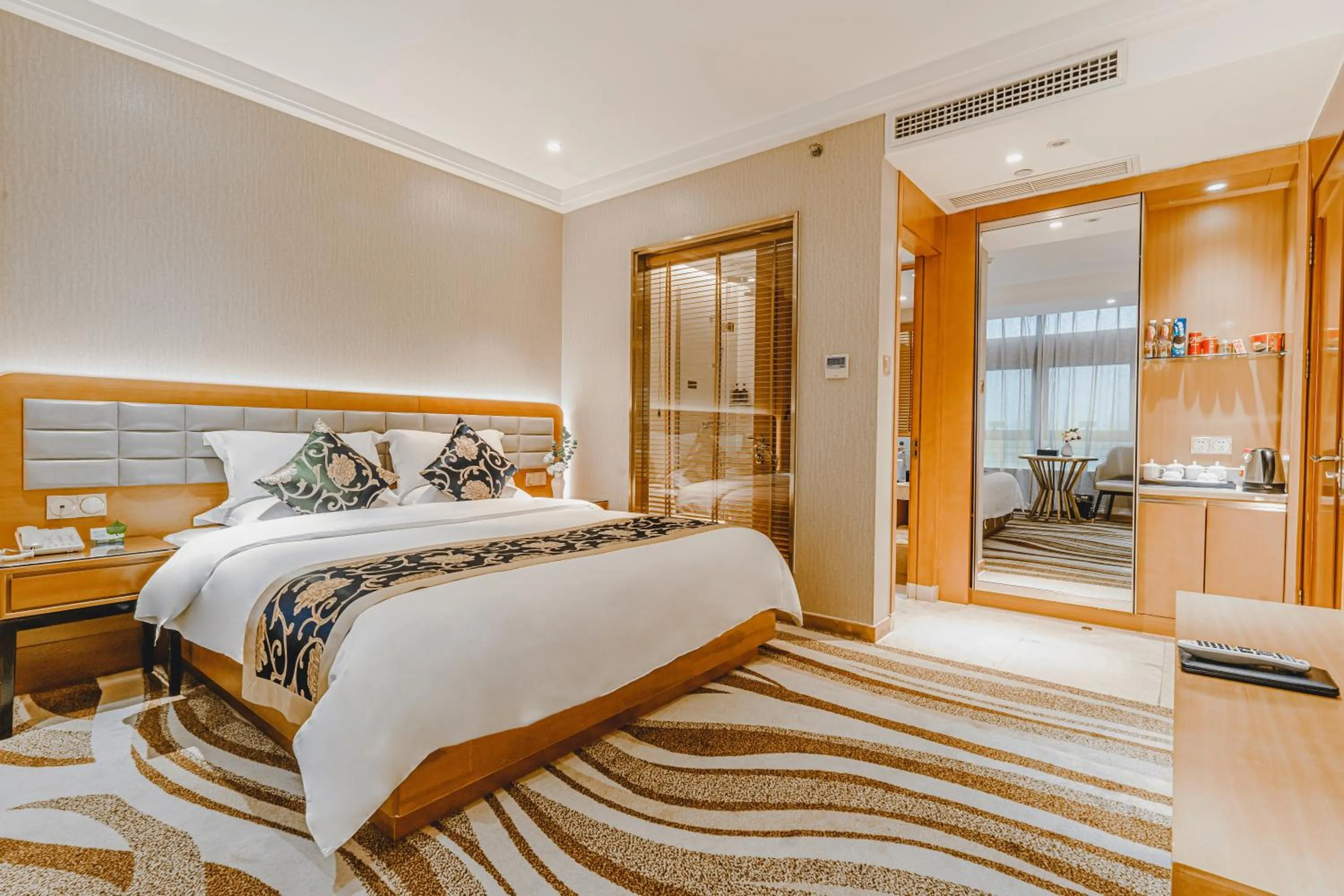 Bed in Wenzhou Hangbin International Hotel