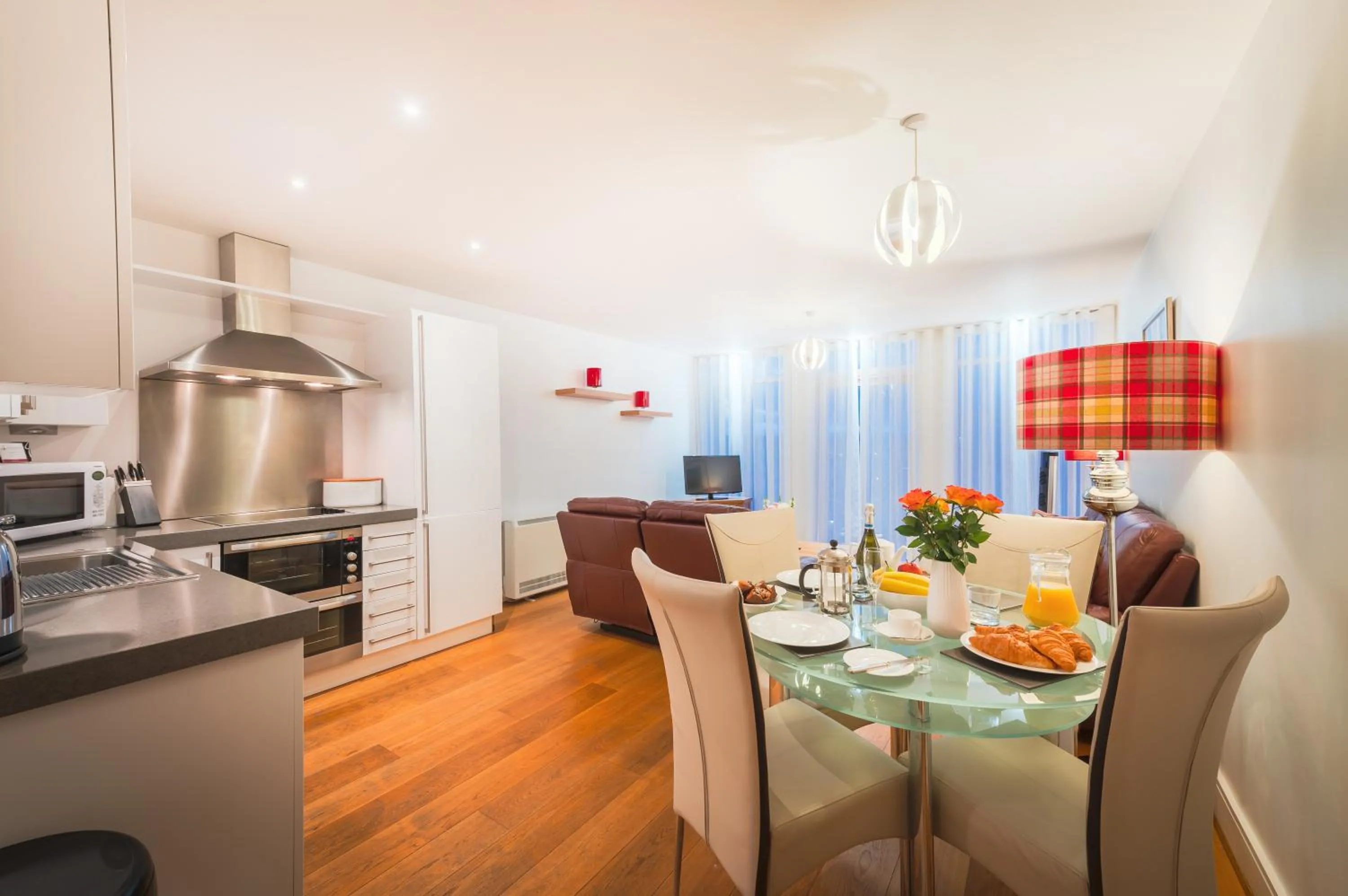Kitchen or kitchenette in Highland Apartments by Mansley