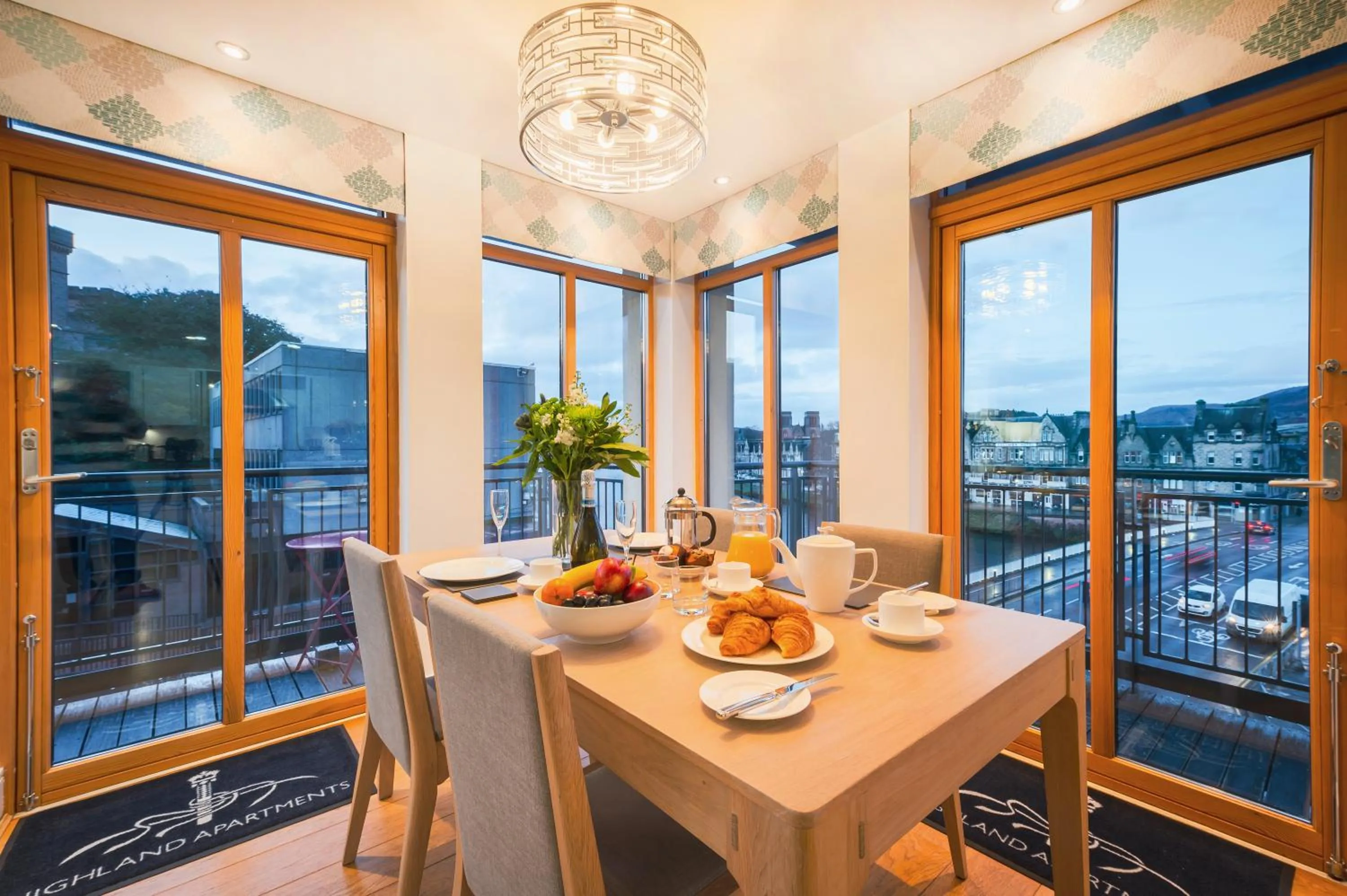 Dining area in Highland Apartments by Mansley