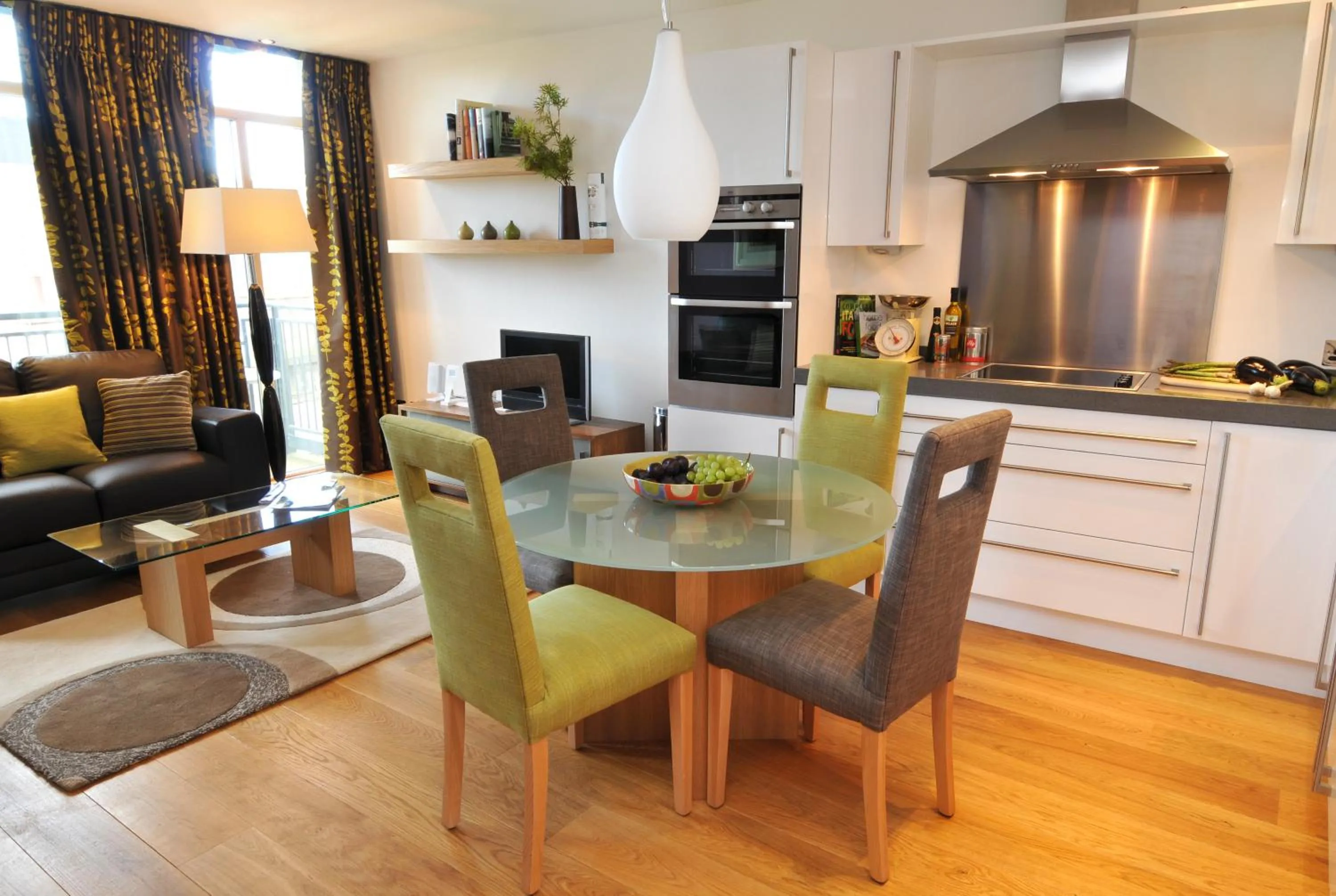 Kitchen or kitchenette in Highland Apartments by Mansley