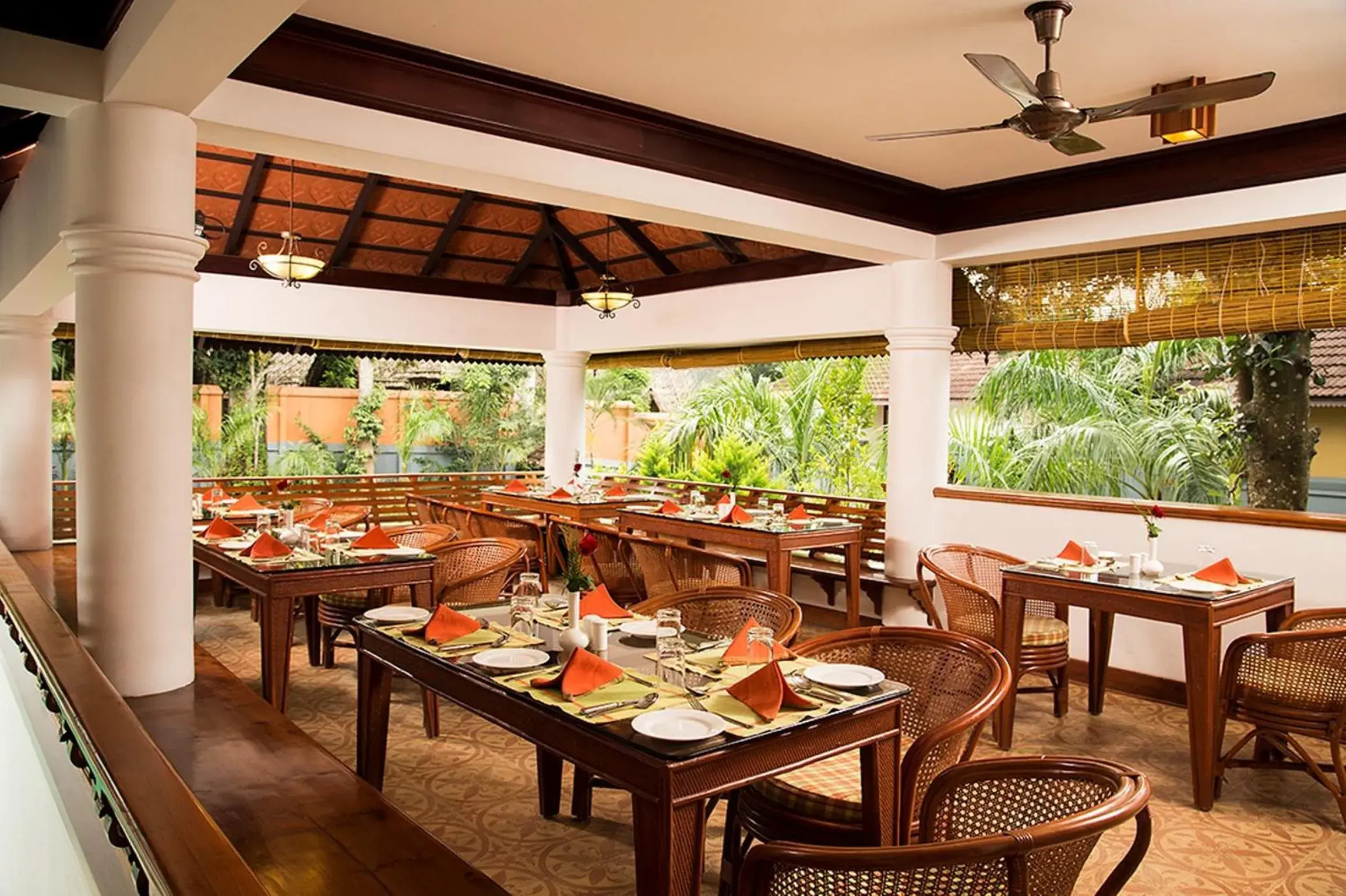 Restaurant/places to eat in Elephant Court Thekkady Restaurant/places to eat in Elephant Court Thekkady
