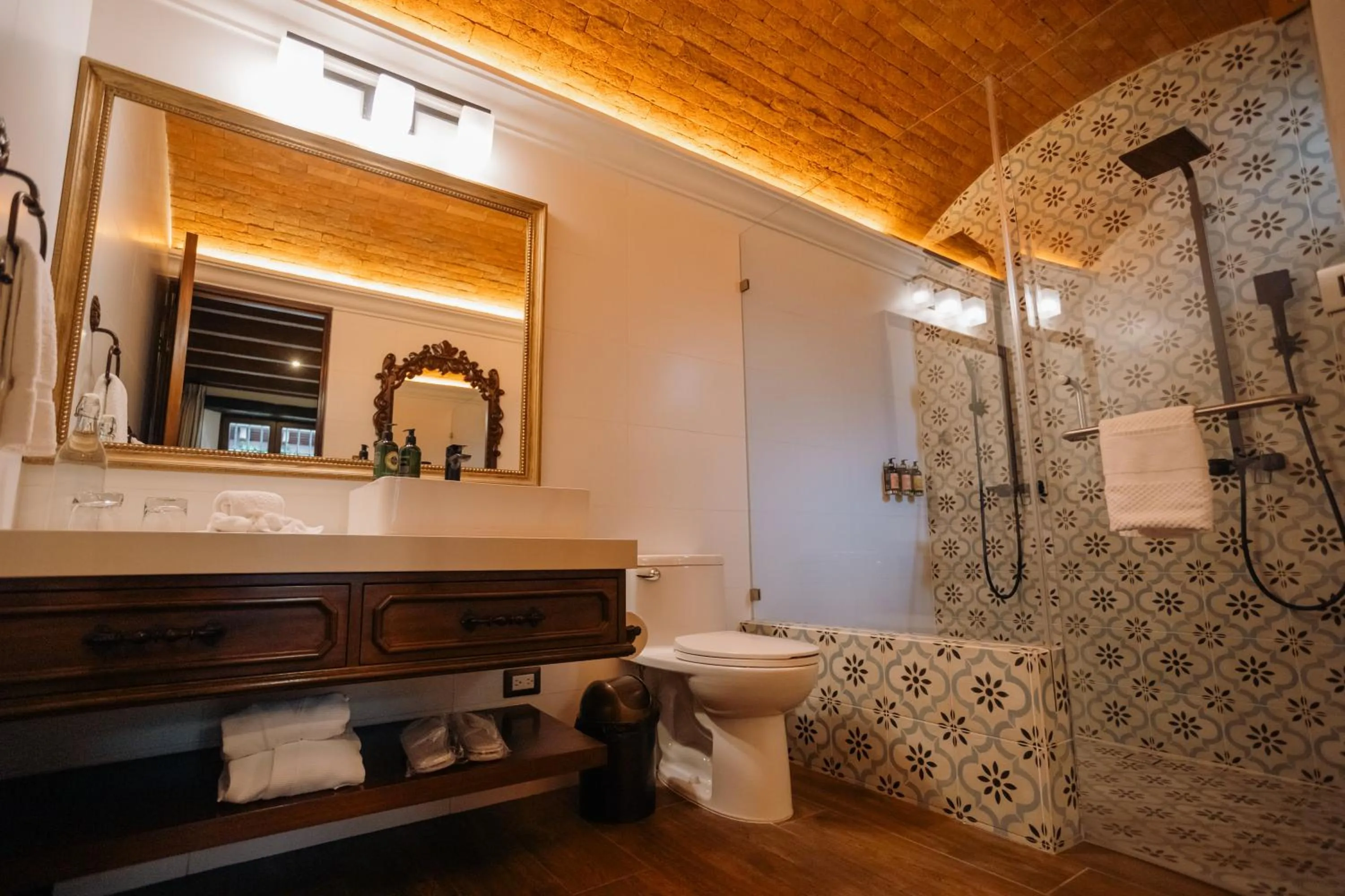 Bathroom in Los Pasos Boutique Hotel & Spa