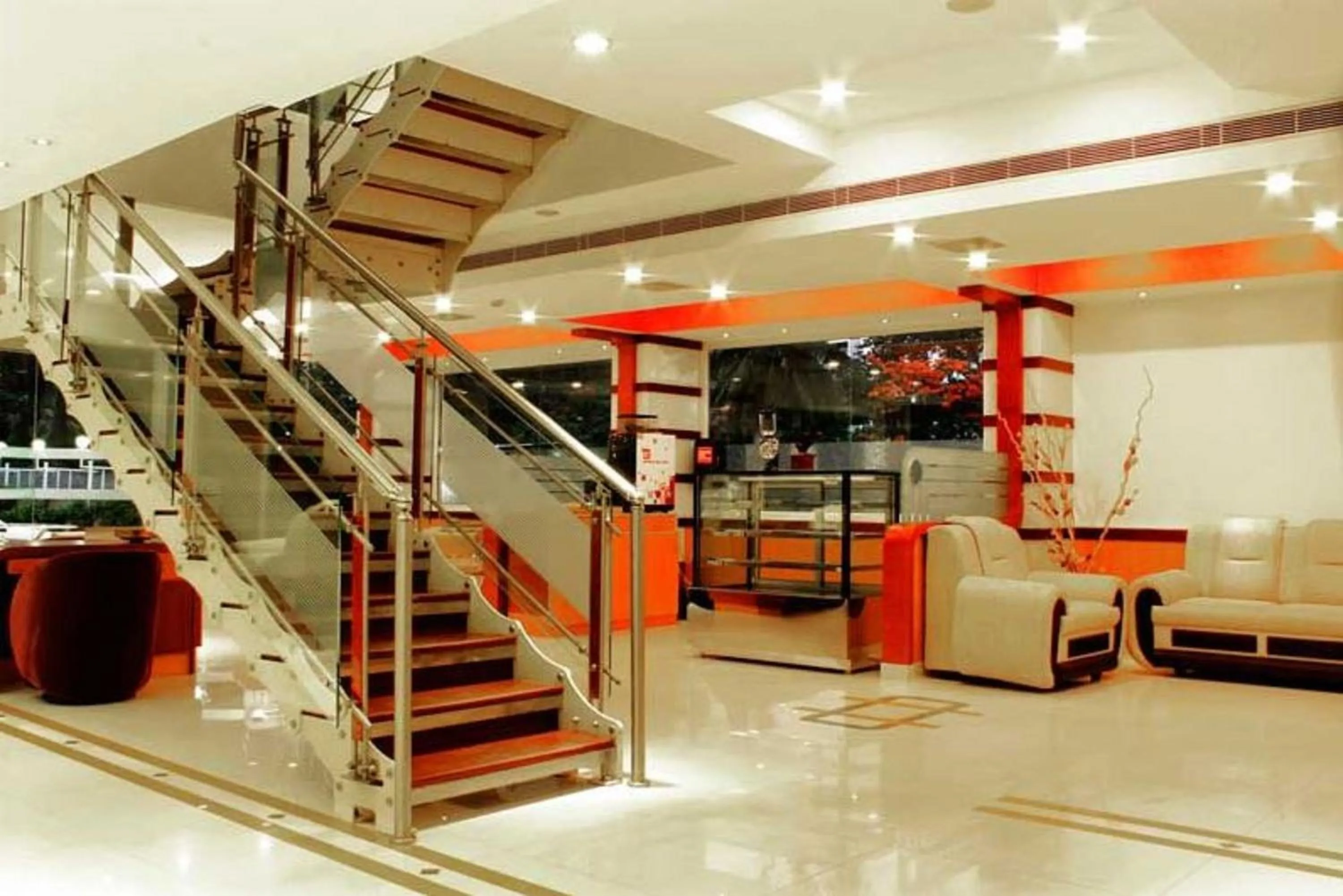 Lobby or reception in NM Royale County