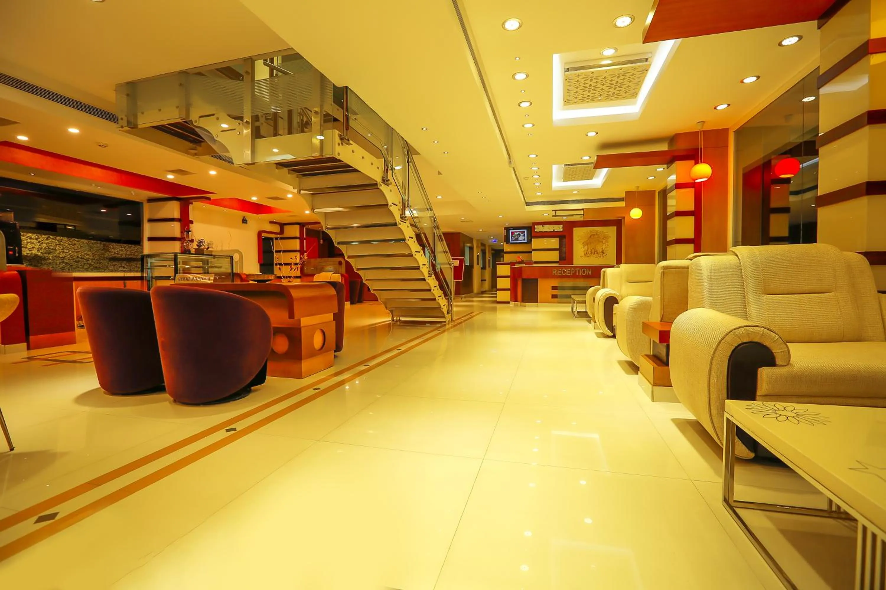 Lobby or reception in NM Royale County