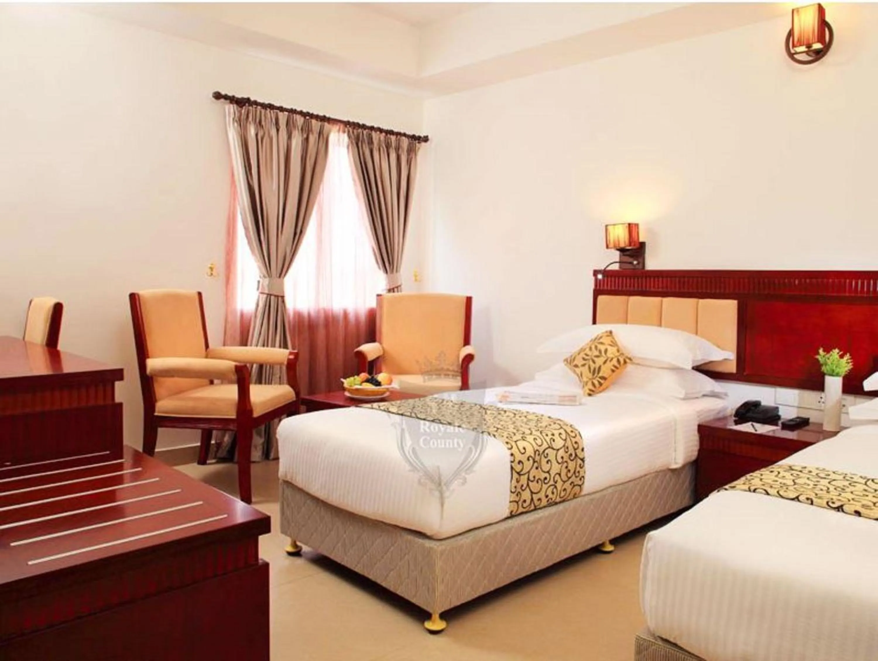 Photo of the whole room, Bed in NM Royale County