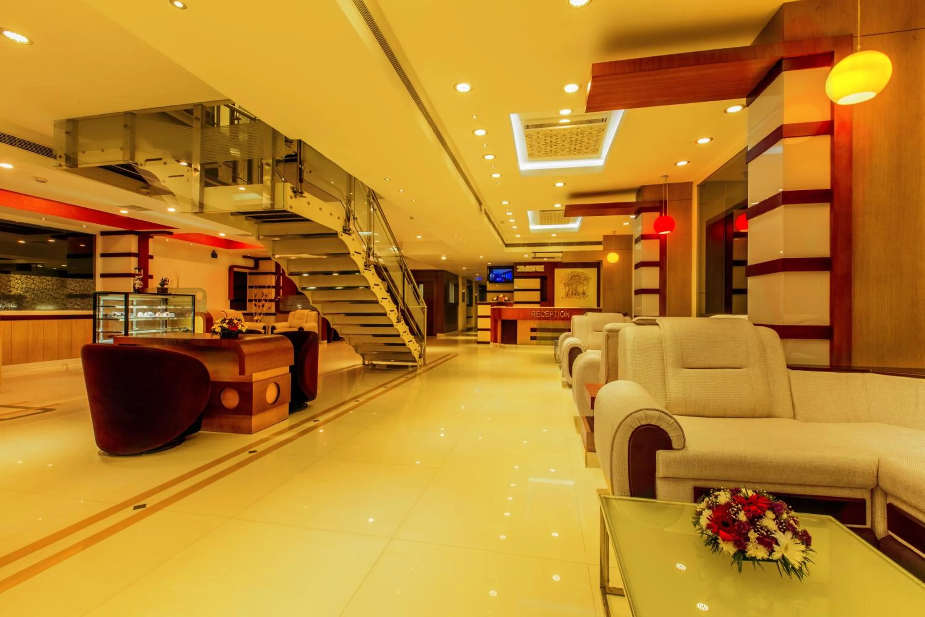 Lobby or reception in NM Royale County