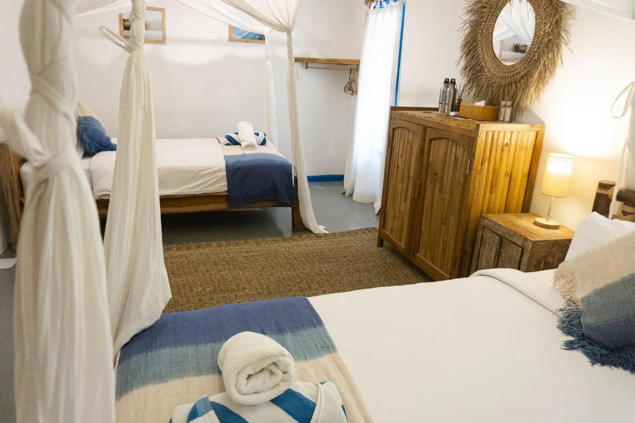 Photo of the whole room in Hollow Tree's Resort