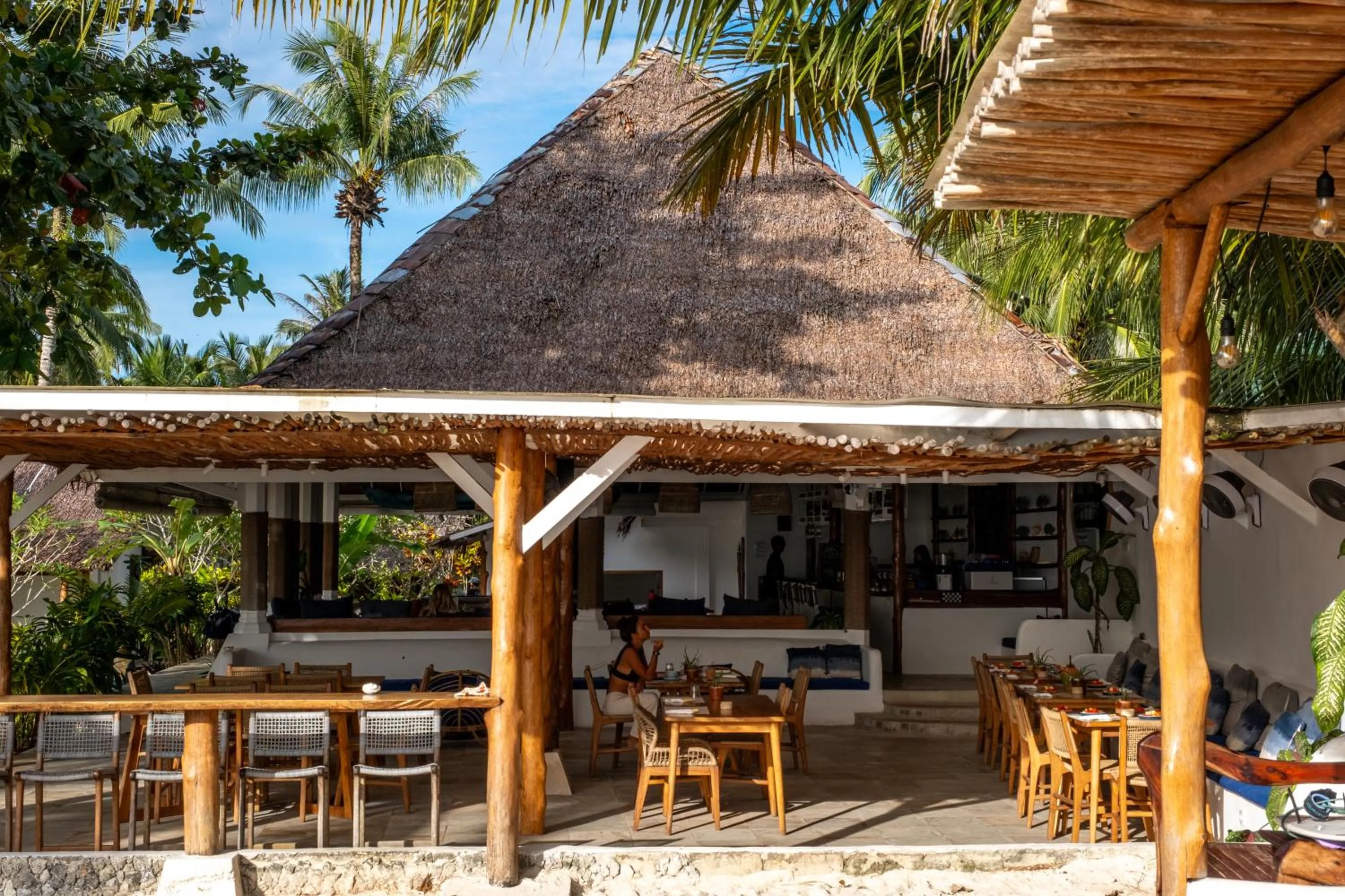 Restaurant/places to eat in Hollow Tree's Resort