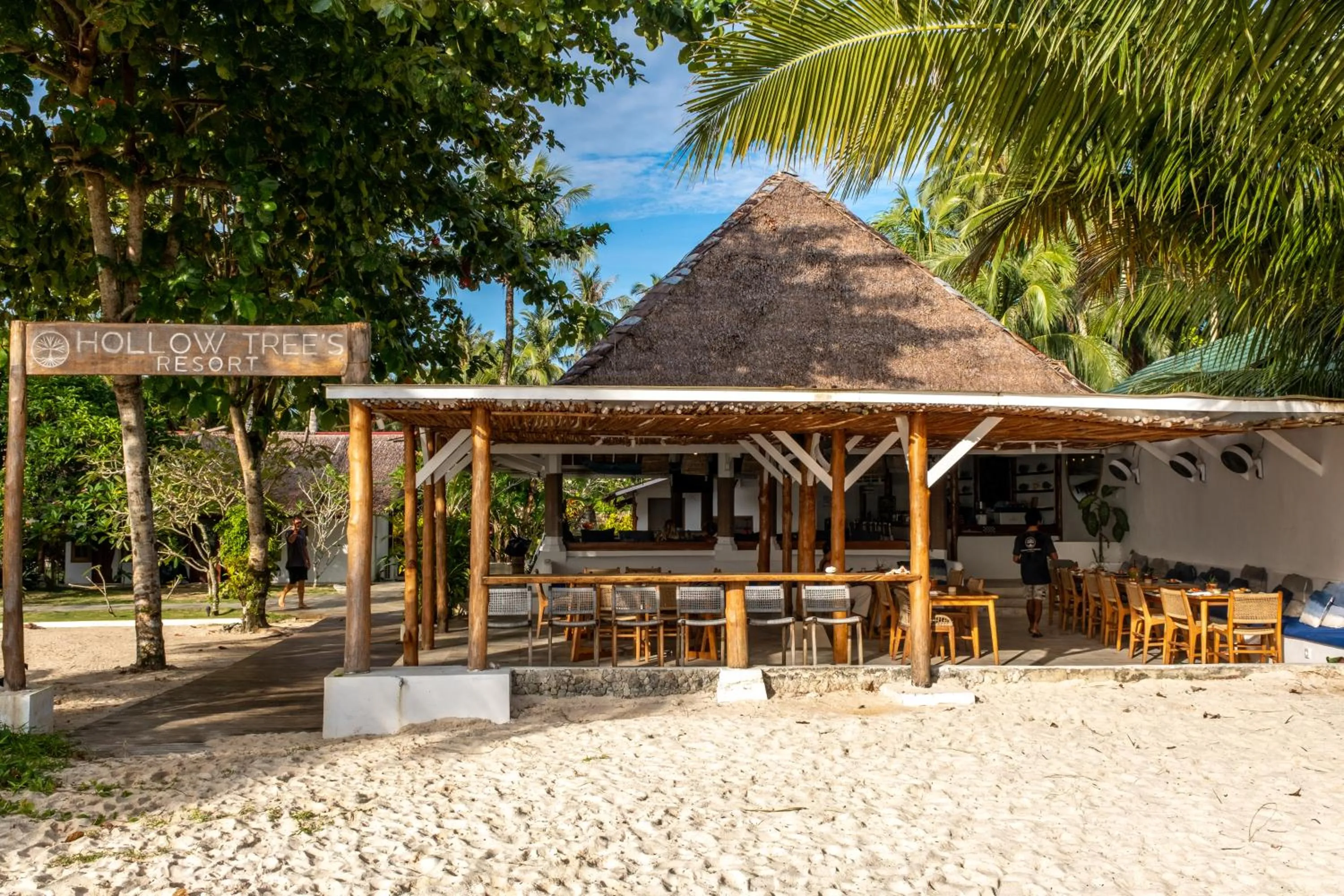 Restaurant/places to eat in Hollow Tree's Resort